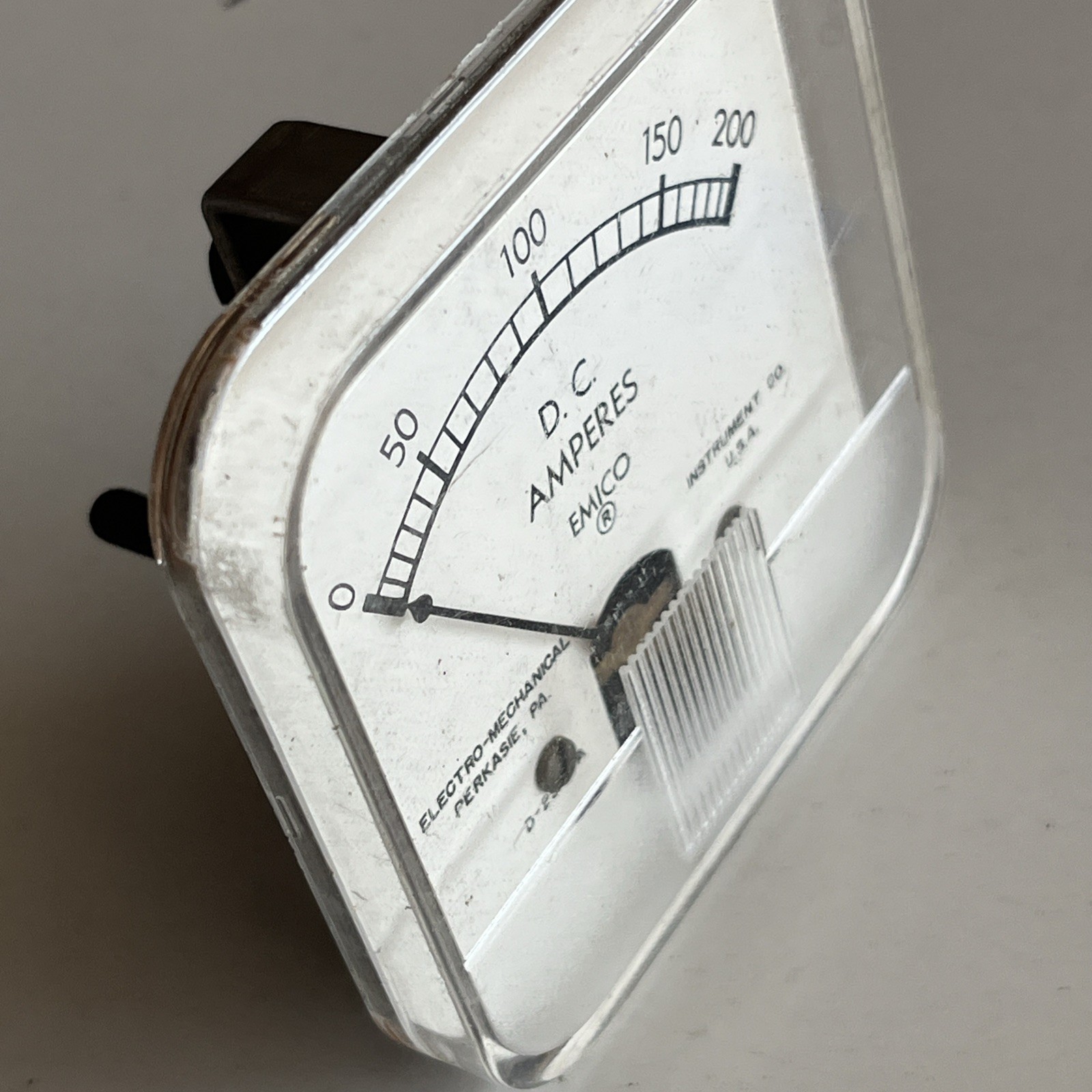 EMICO DC Amperes Panel Meter 0-200 Amps Electrical Gauge Voltage Monitor