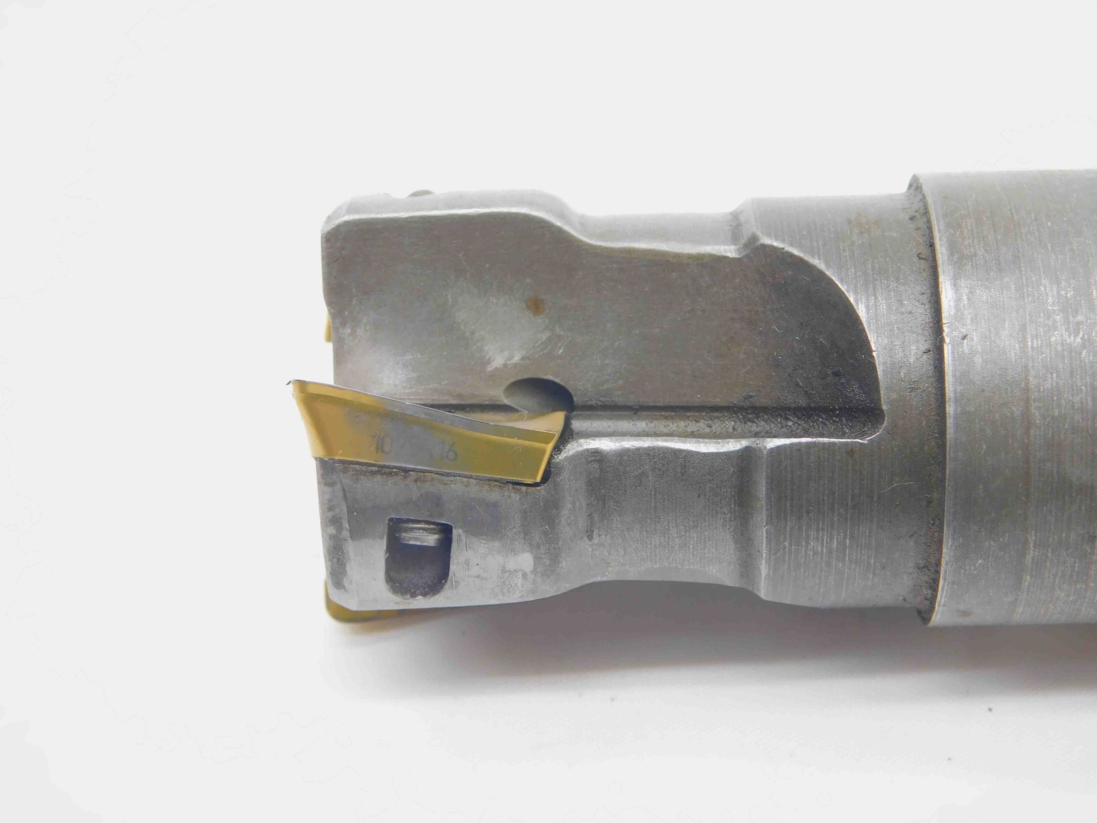 1 1/4 DIA. 4″ OAL COOLANT THRU INDEXABLE END MILL 1 1/4 SHANK 3 FLUTE 1.25
