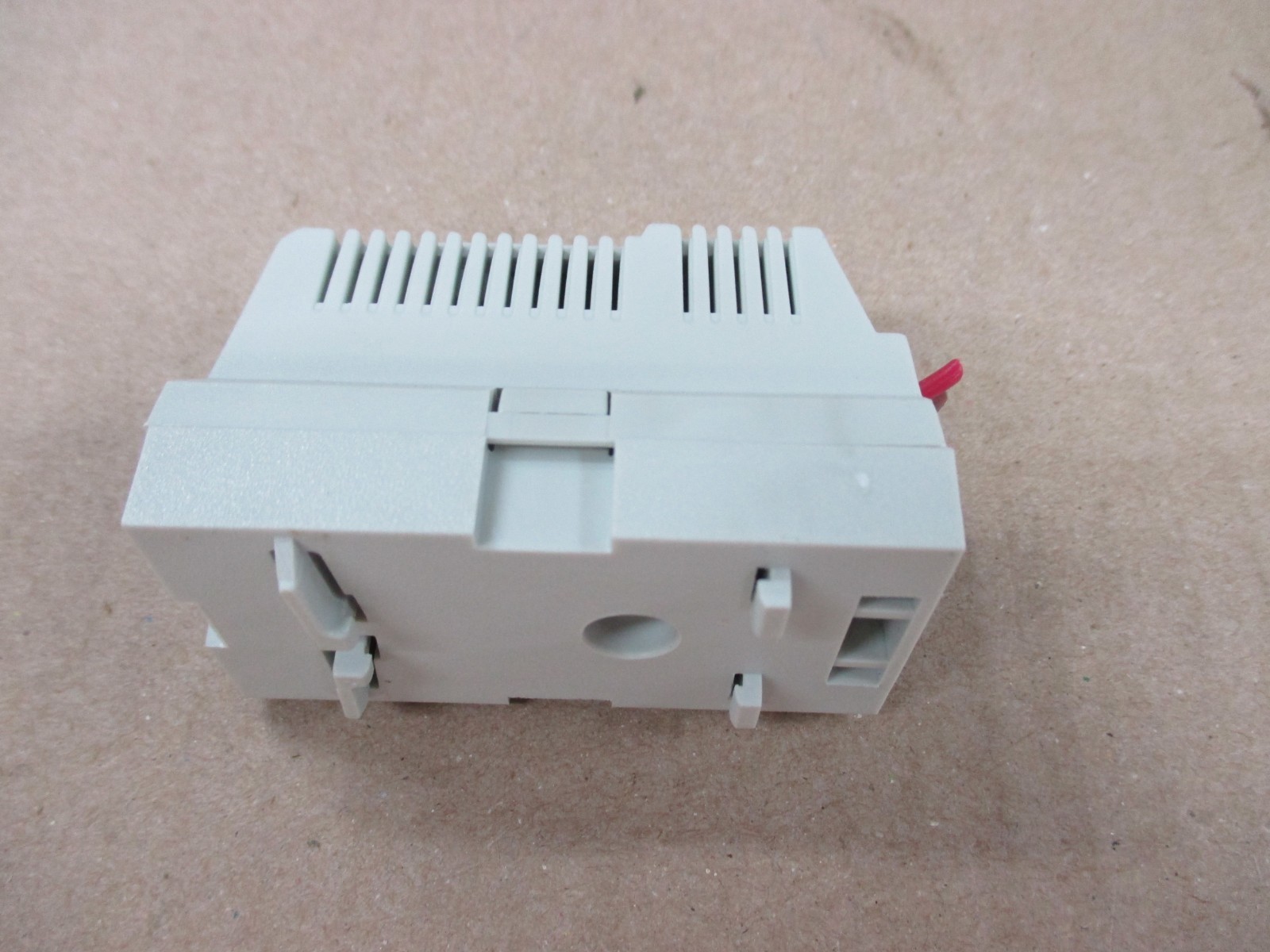 FGT101 IP30 ELECTRONIC THERMOSTAT LOT OF 3 USED