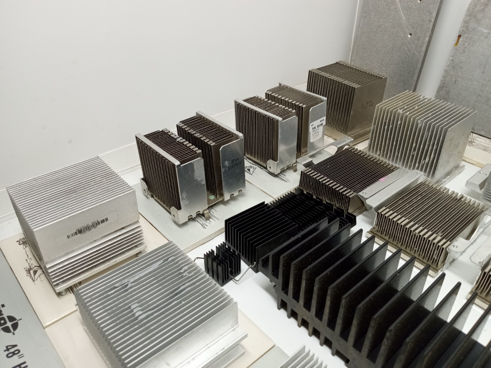 Lot Of 28 Vintage Computer Aluminum Heat Sinks Large & Small Variety 21 Lb 10 Oz