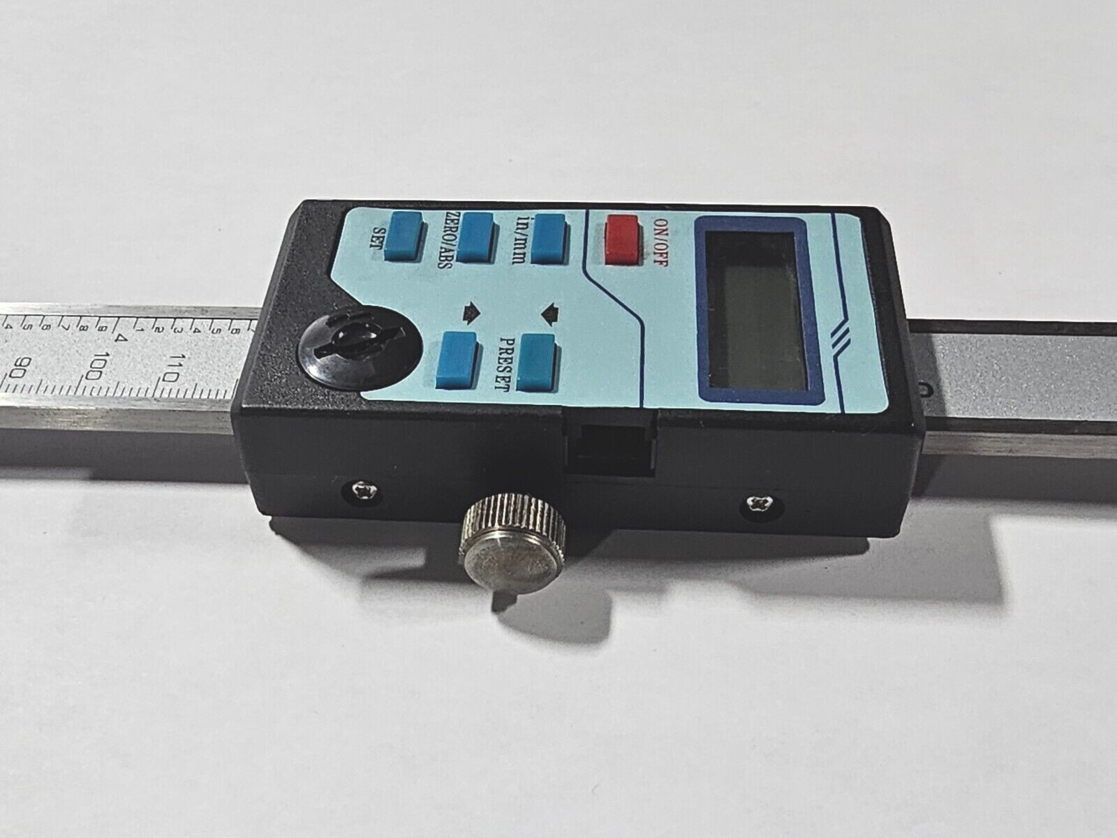 VERTICAL LINEAR SCALE WITH DIGITAL READOUT **VARIOUS SIZES AVAIABLE**