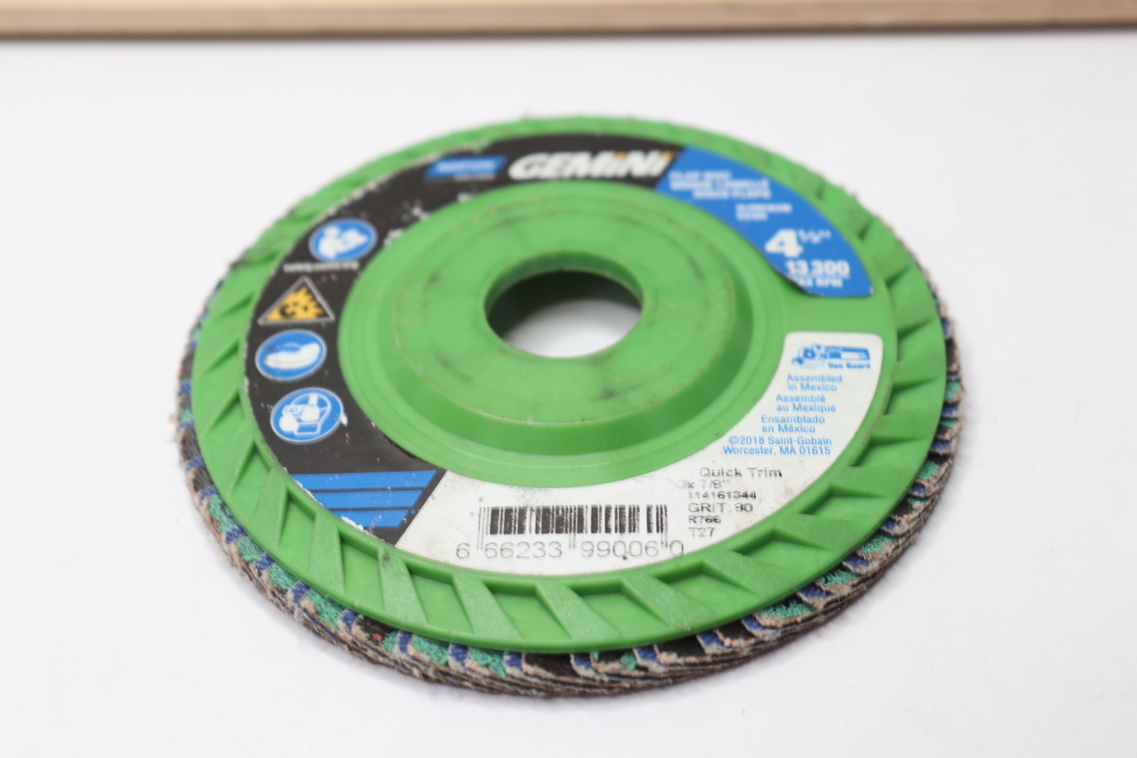 Norton Flap Disc Aluminum Oxide Green 13,300RPM Type 27 80 Grit 7/8 x 4-1/2″