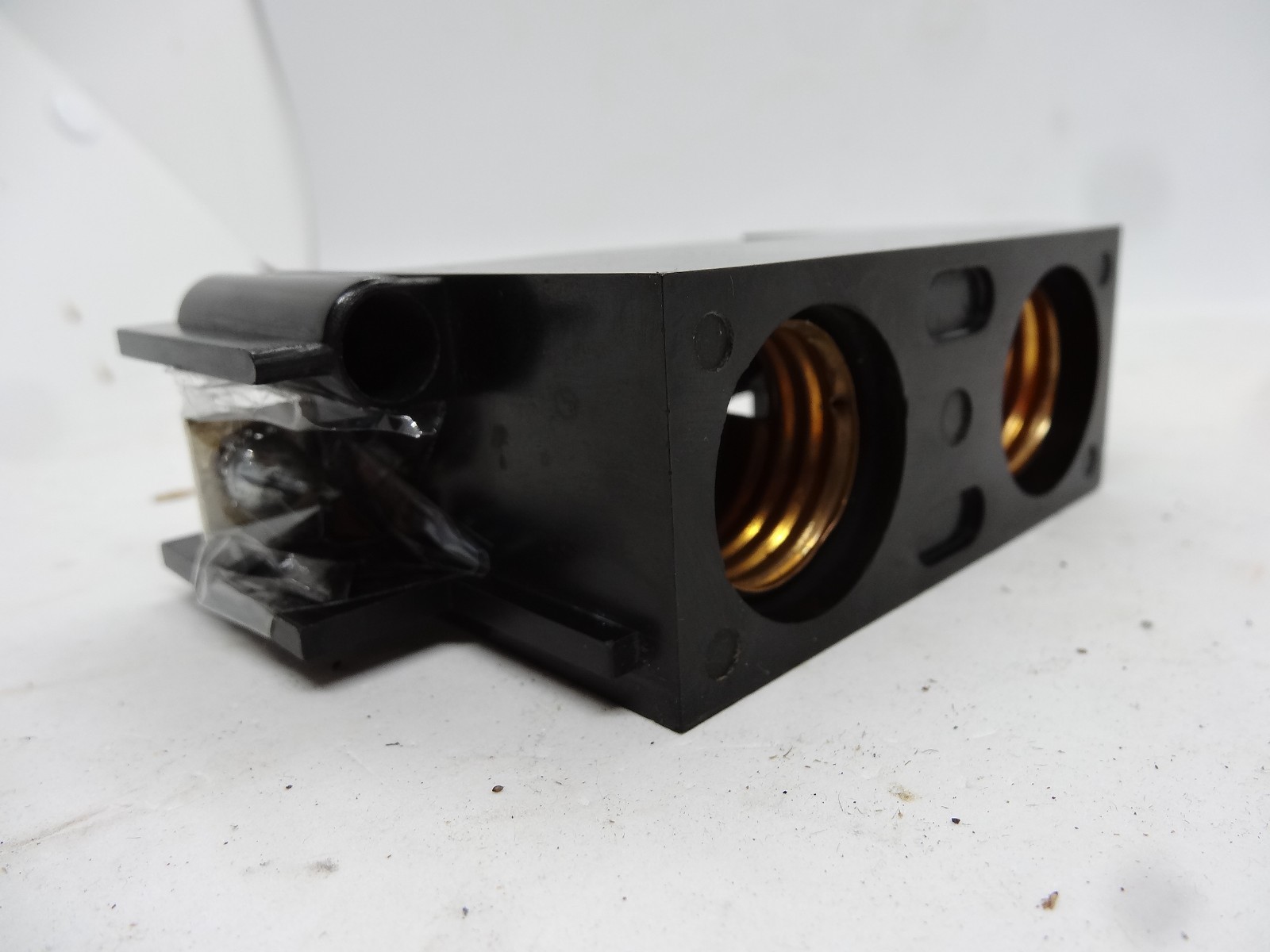 Walker 1763 120V/240V Rated 15, 20, 25, and 30 Amp Screw-In Fuse Holder Block