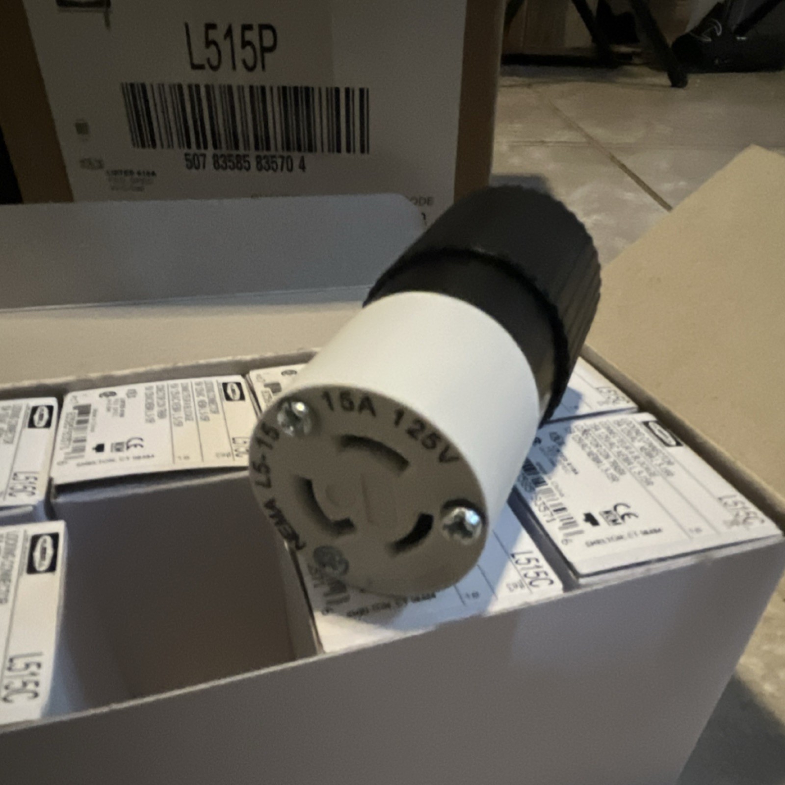 Hubbell Locking Plug NEMA L5-15P 15A 125V (Qty: 20 – 10 male 10 female)