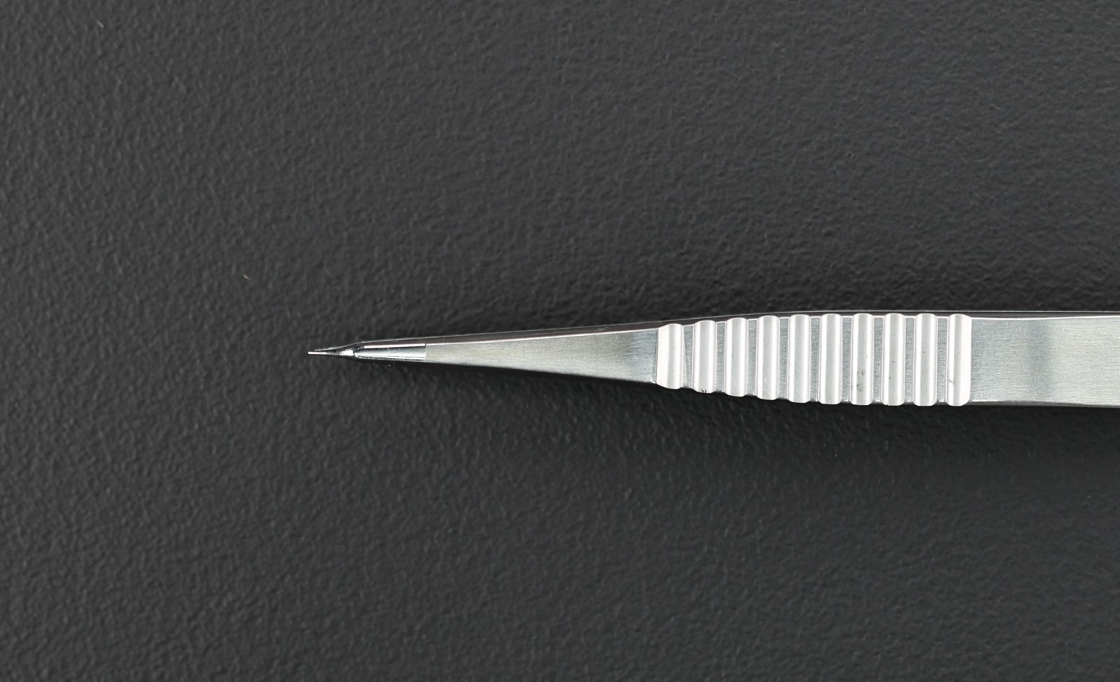ASSI JFL-3D Microsurgical Forceps, 0.2mm Tips, Straight, 5 1/8″