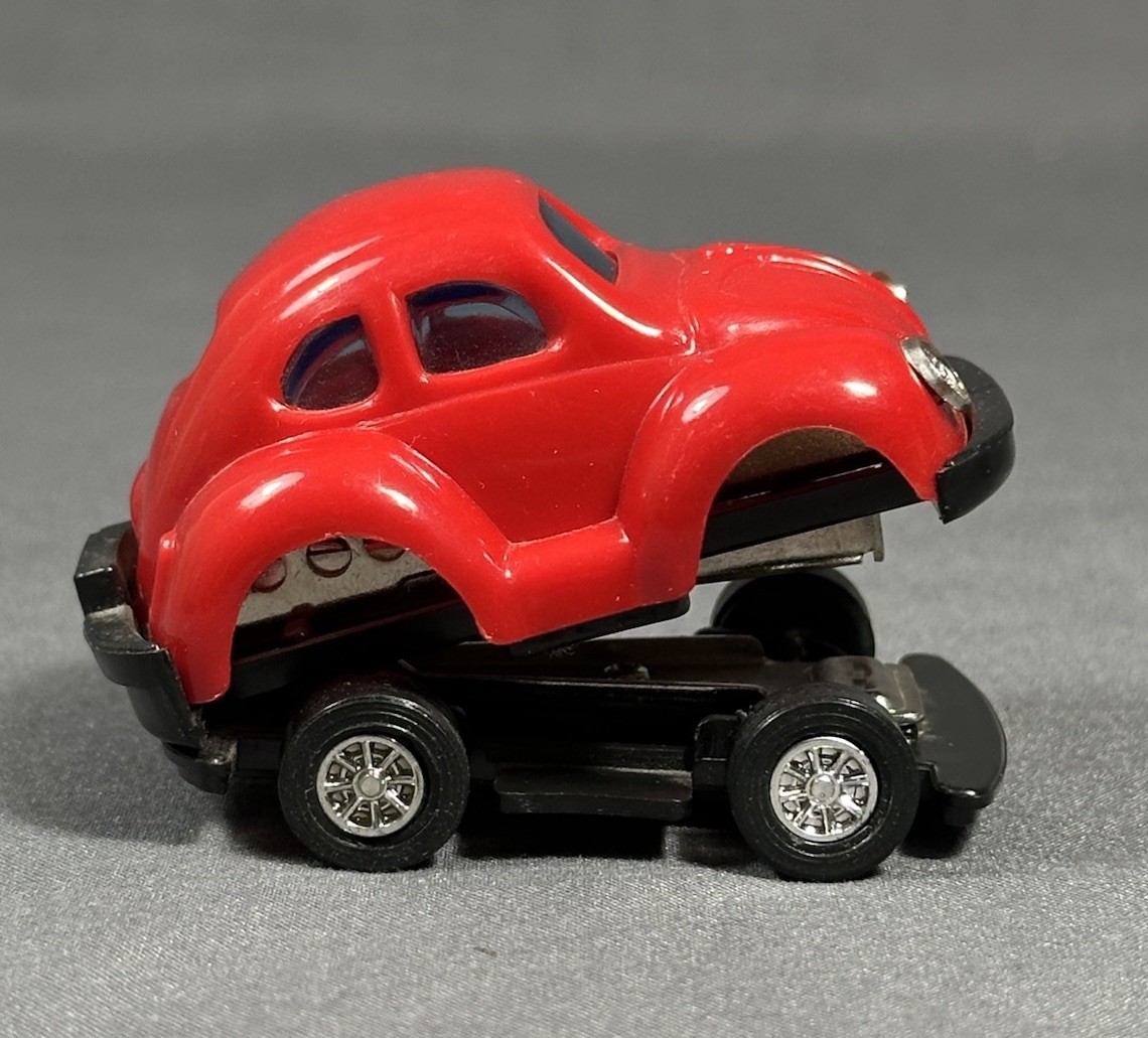 Vintage Volkswagen VW Bug Car Stapler Red Beetle Mini Desk Toy 1986 Hong Kong