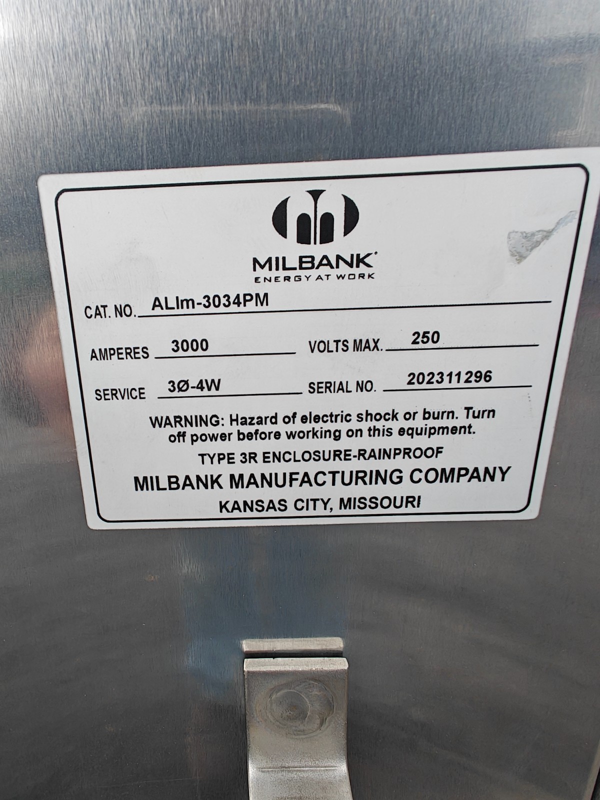 3000a 3ph 4w Alum. termination junction cabinet 2 door Milbank ALIM-3034PM 250v
