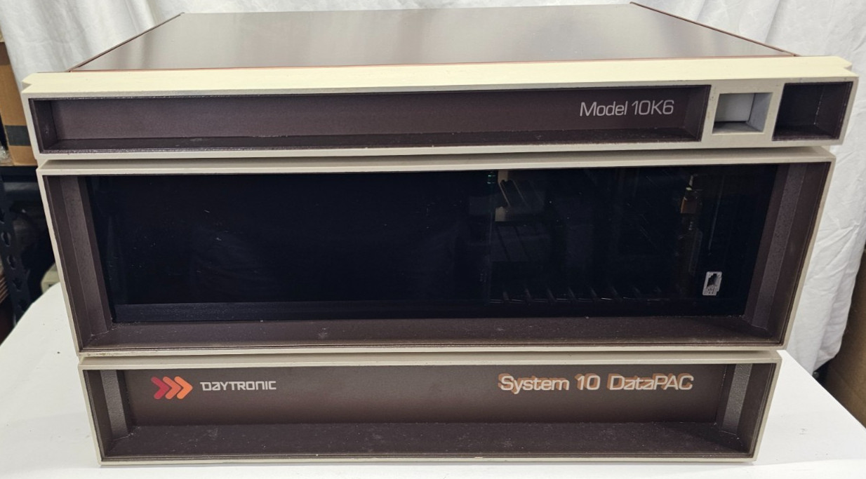 Daytronic – System 10 DataPAC – Model 10K6 – Fires Up – Un_Tested – READ
