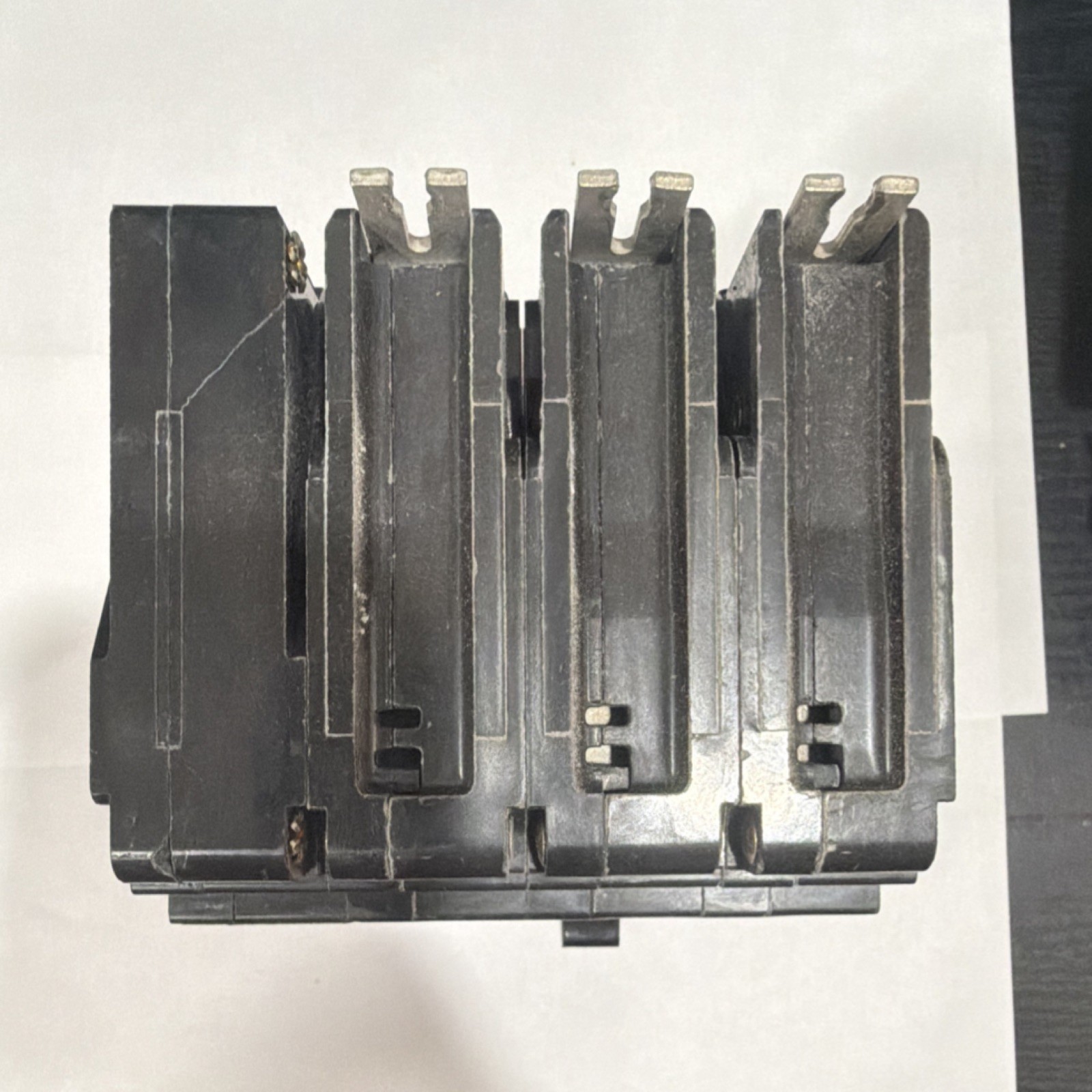 Square D EDB34035SA 35A 3-Pole Molded Case Circuit Breaker Shunt Trip 480V