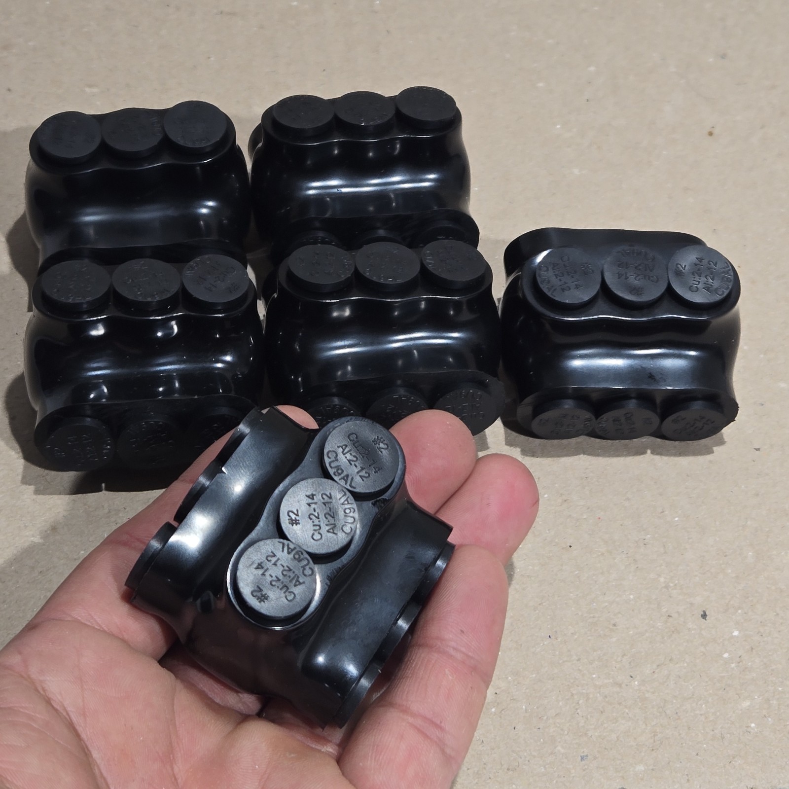 Pack of 5, 3 Port Insulated Multi-Tap Wire Connector 2-14 AWG Dual Entry, 600V.
