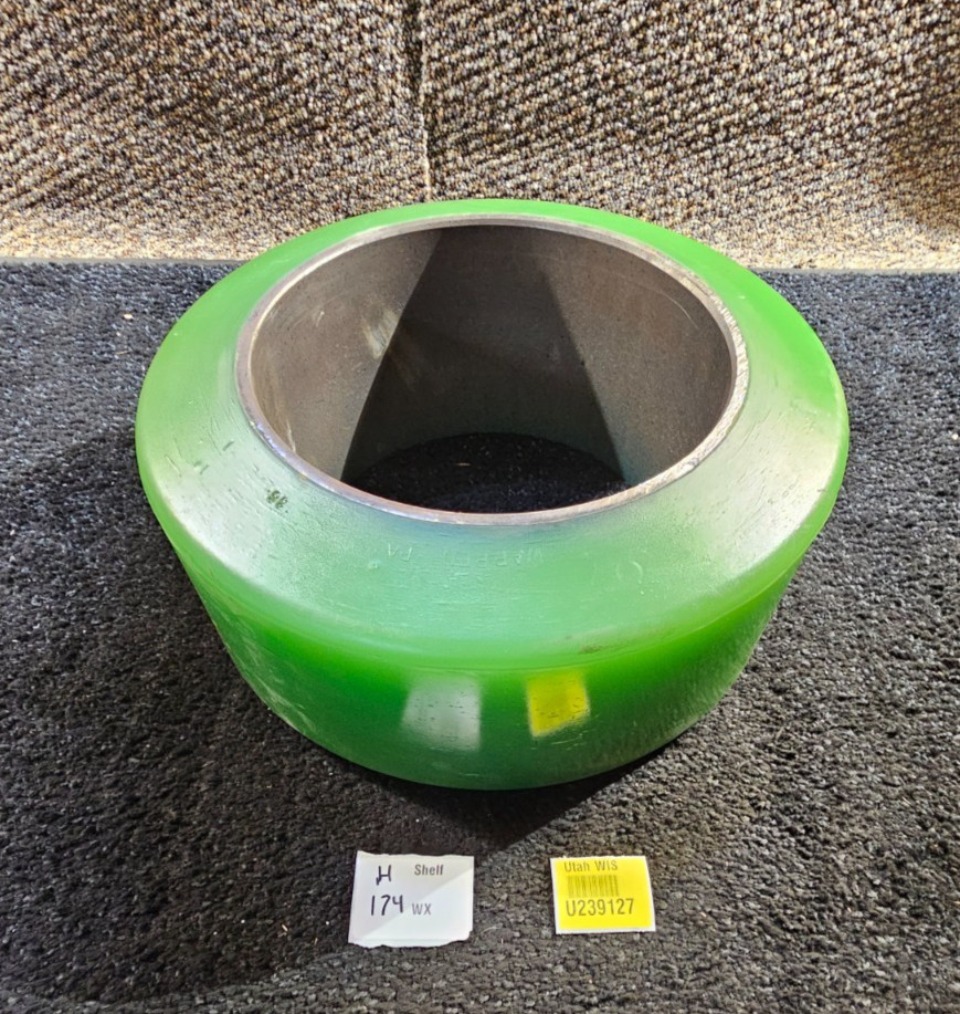 (QTY 1) Superior Tire P21600701055 Green Smooth Press-On Forklift Tire 16x7x10.5