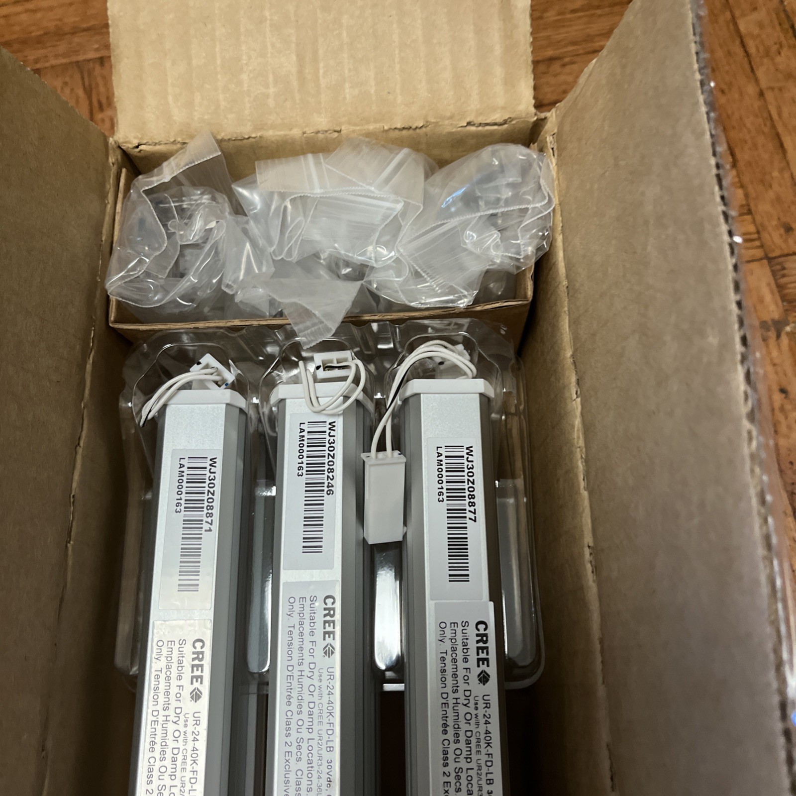 CREE UR-24-40K-FD-LB-6 UR LED LIGHTBAR, 24 IN, 4000K, 6-PACK – New In Box