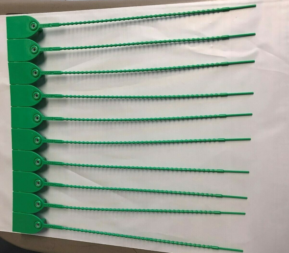 TYDENBROOKS 32011125-02 TUG-TIGHT REG FLAG 12 INCH PLAIN LASER GREEN 1000 PCS