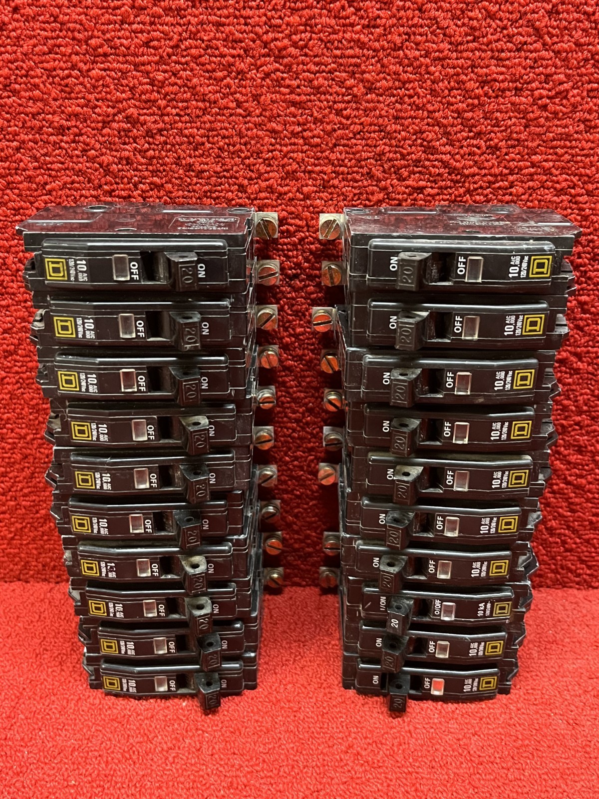 Lot of 20 Square D QO120 Circuit Breakers 20Amp 1 Pole 120/240VAC 10ka Good Cond