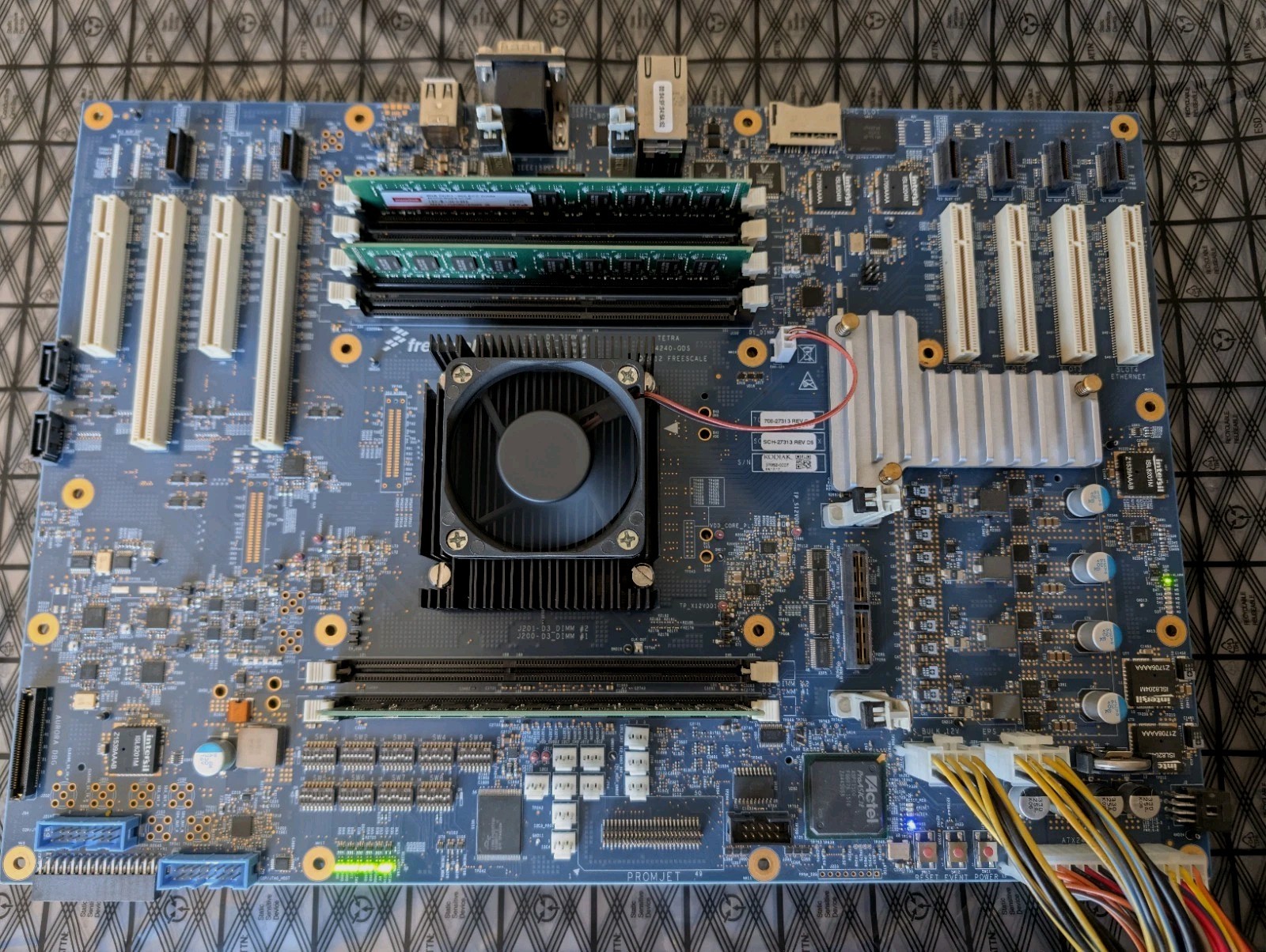 Freescale / NXP T4240-QDS Development System And Test System