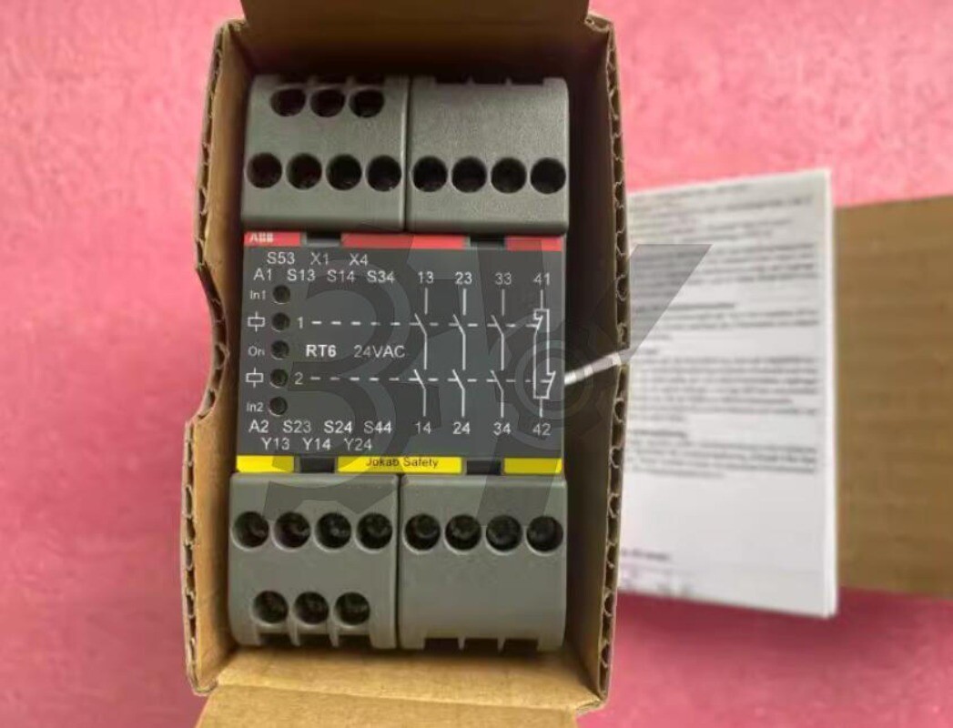 ONE NEW ABB Safety relay 2TLA010026R0200 RT6 24VAC