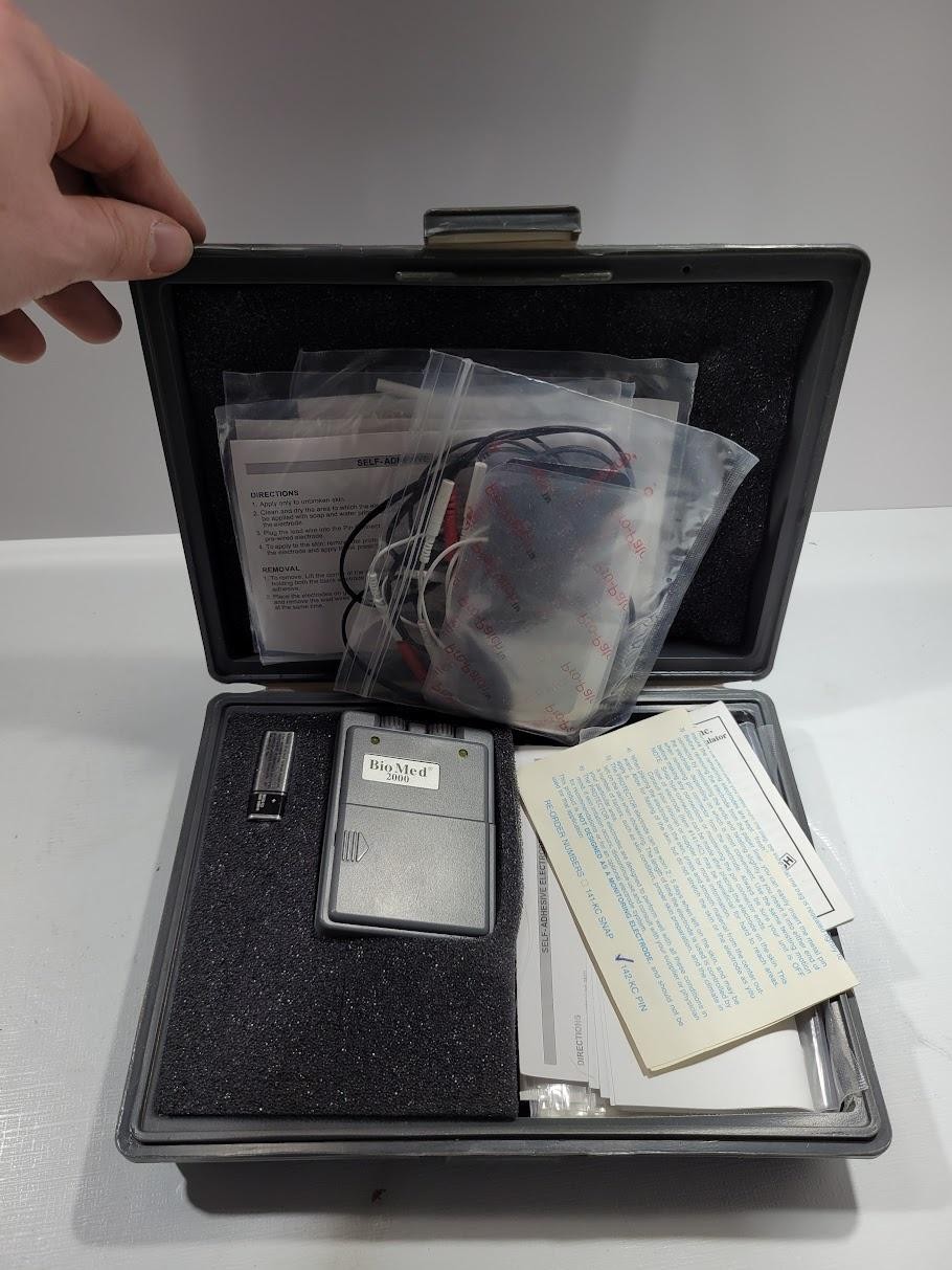 BioMedical Life Systems BioMed 2000 TENS Unit Stimulator Kit W Case Electrodes