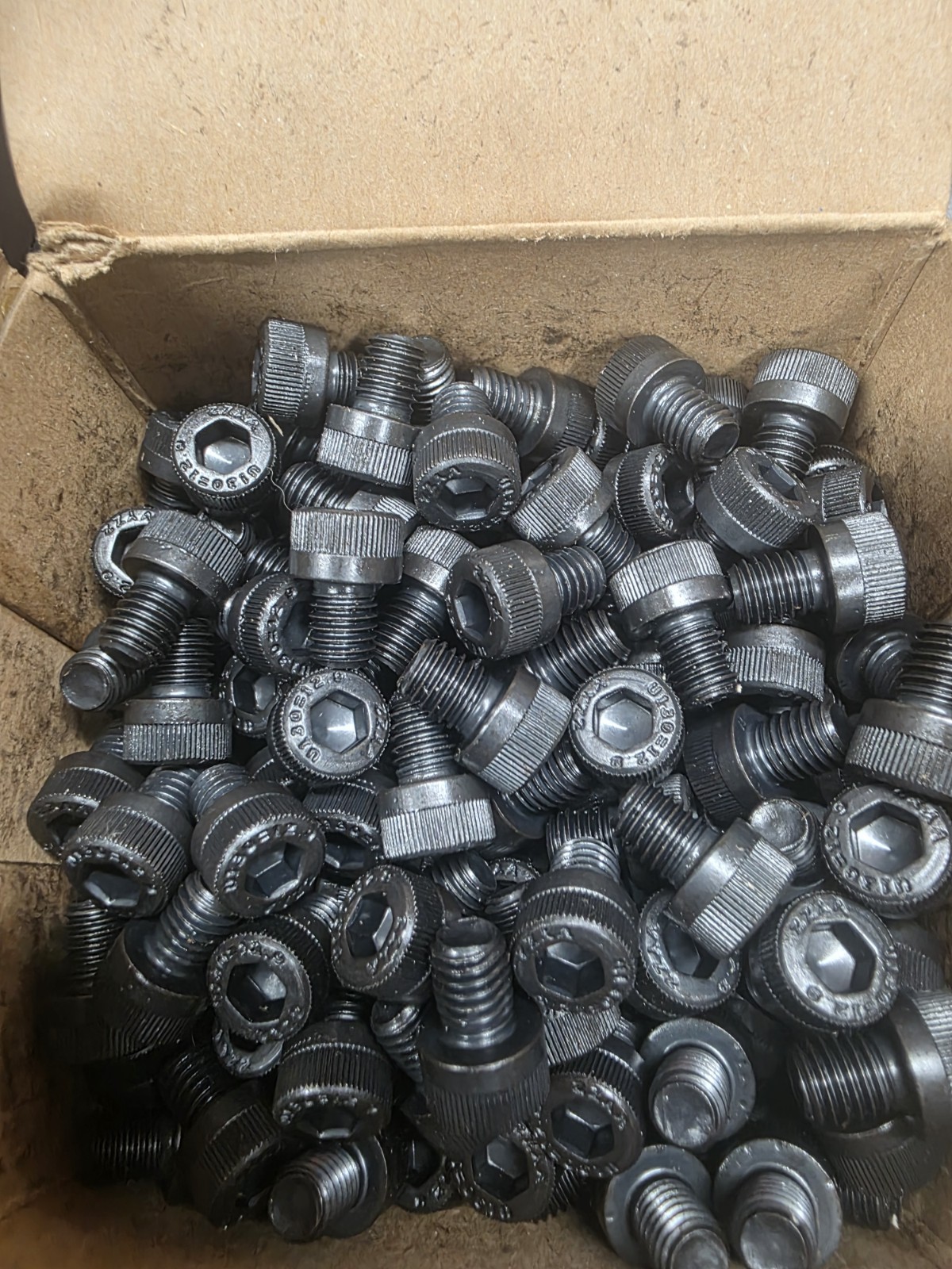 200x Genuine Unbrako M8 x 10mm Socket Head Cap Screws DIN 912 Grade 12.9