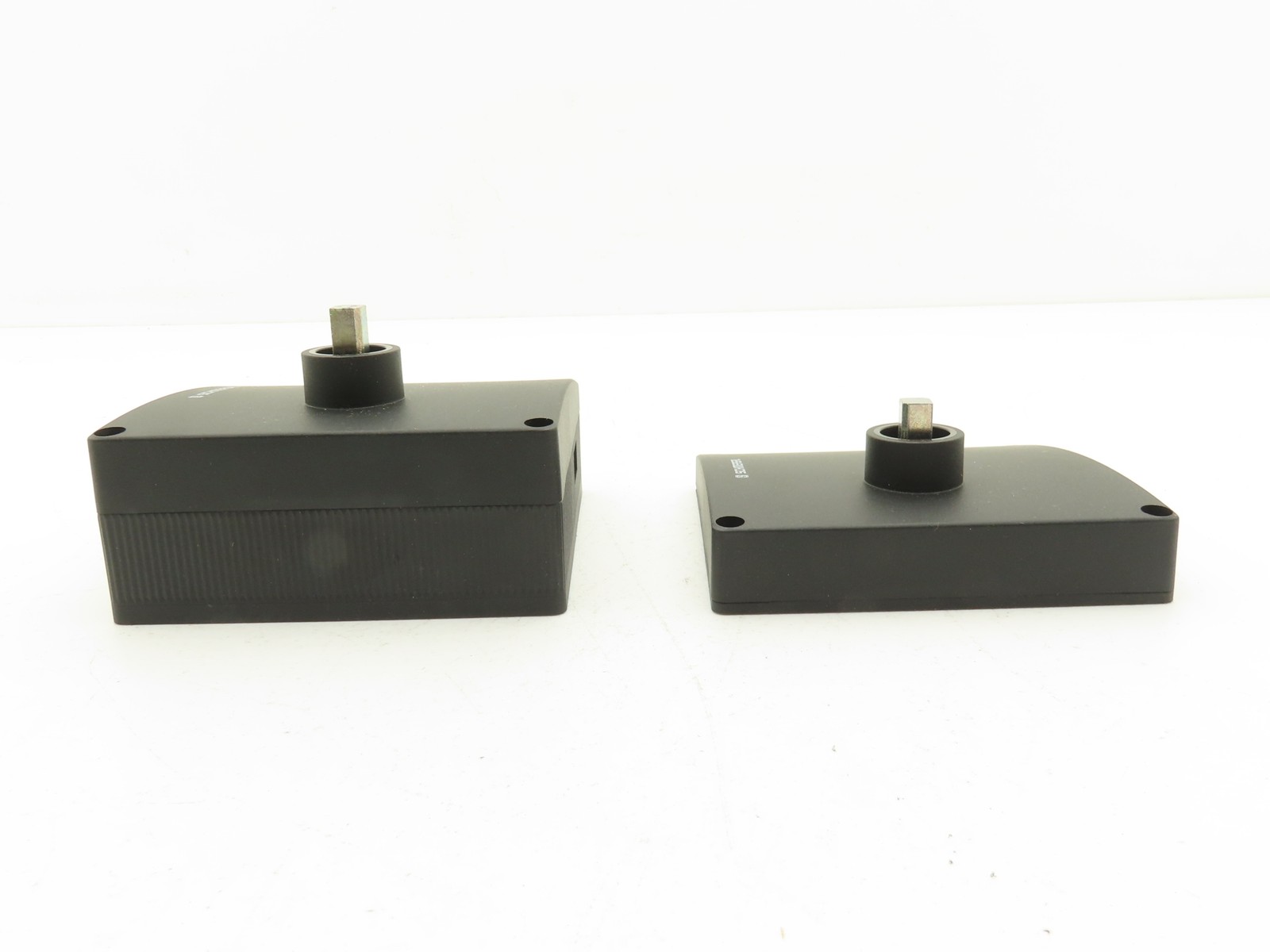 Schmersal AZ/AZM 200-B30-LTAG1P1 Solenoid Interlock Emergency Exit Door Handle