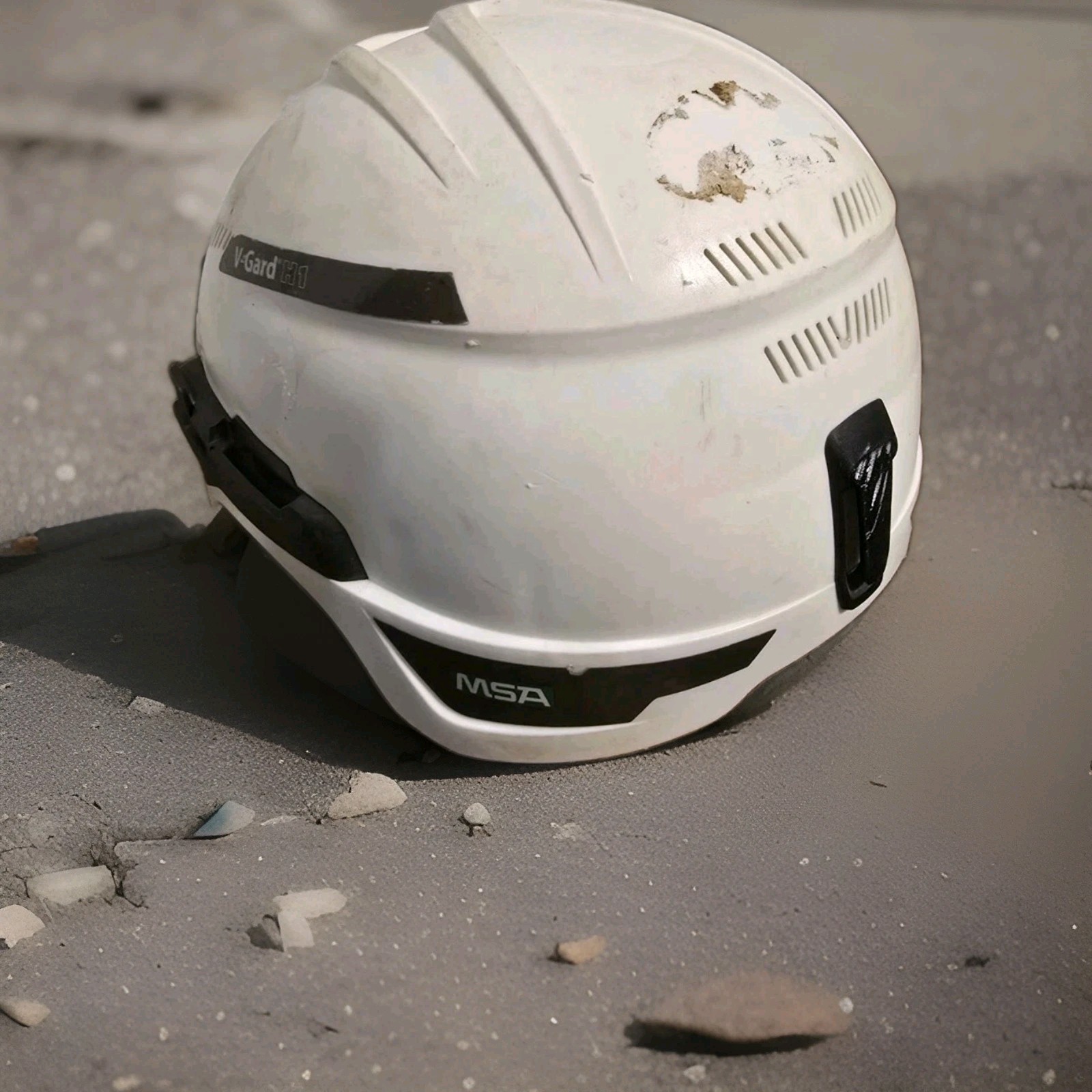 MSA V-Gard H1 Safety Helmet