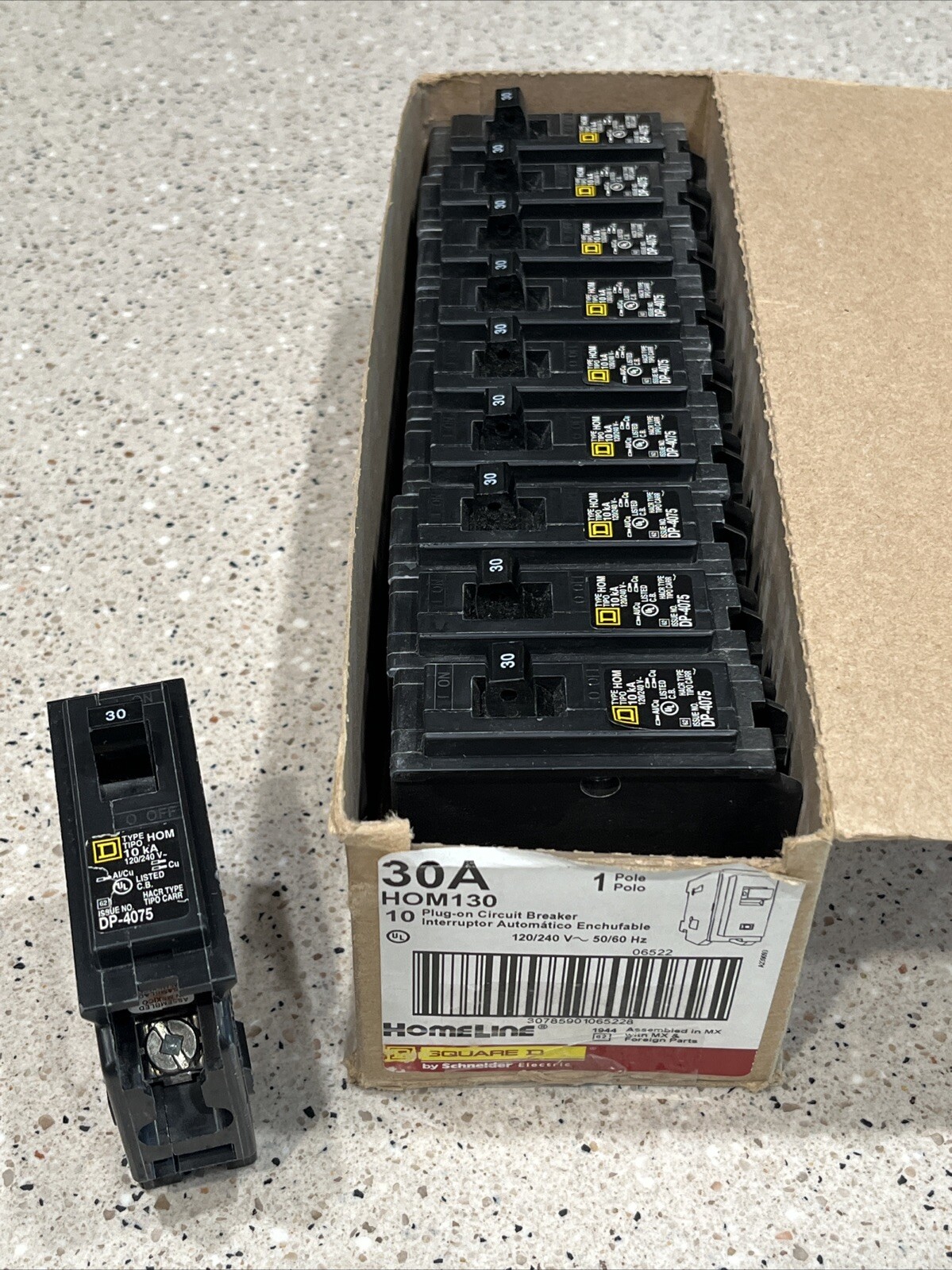 Square D HOM130 (10 PACK) 30A 2P 120/240V Circuit Breakers LOT OF 10 NEW IN BOX