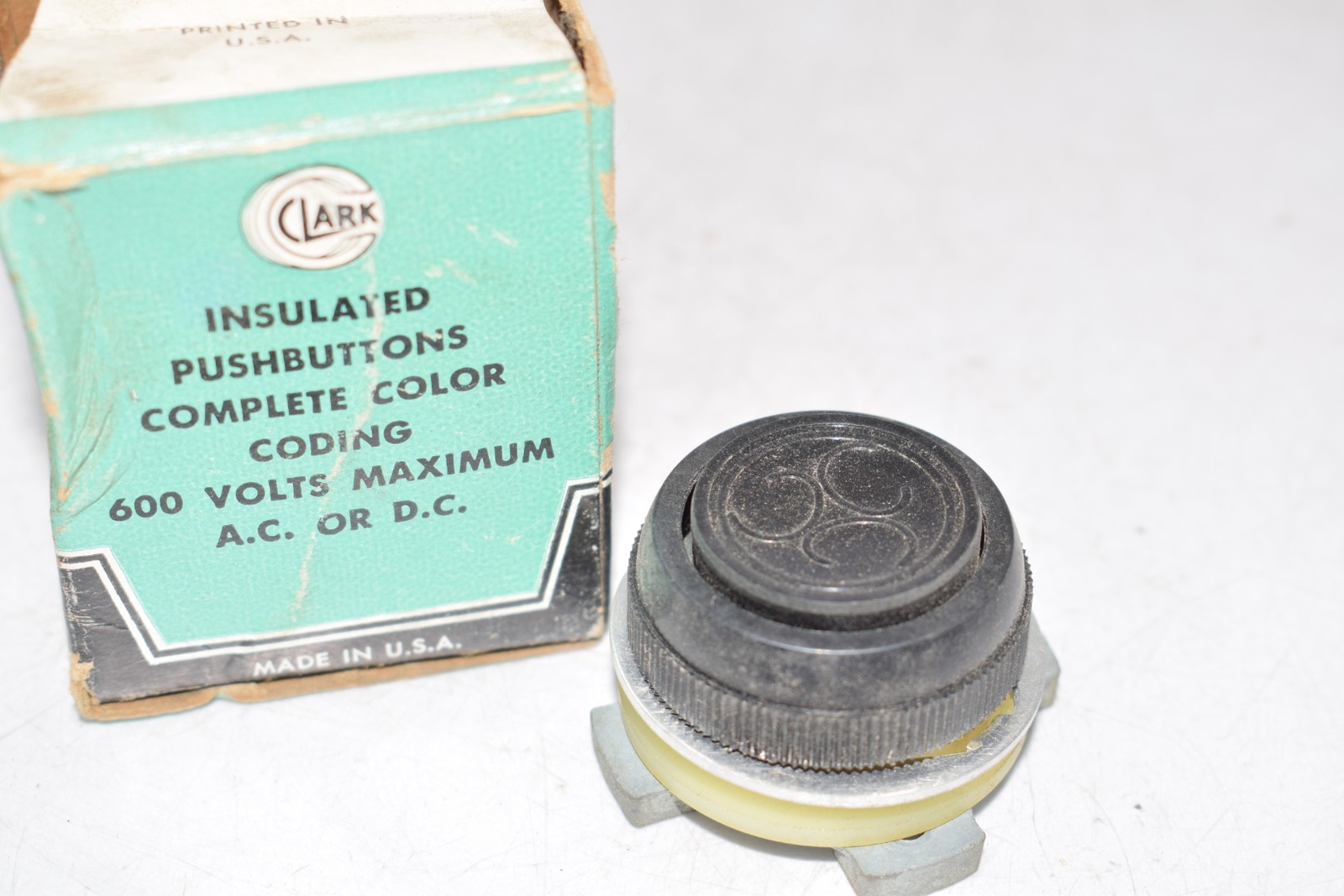NEW Clark Controls Insulated Pushbutton Switch 600V MAX AC or DC