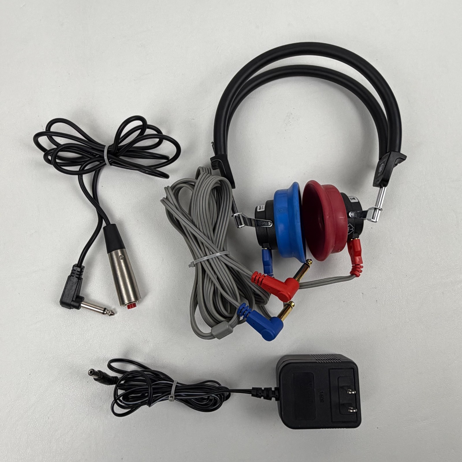 AMBCO 650AB Audiometer Hearing Test System w/ Headphones & Response Switch, Blue