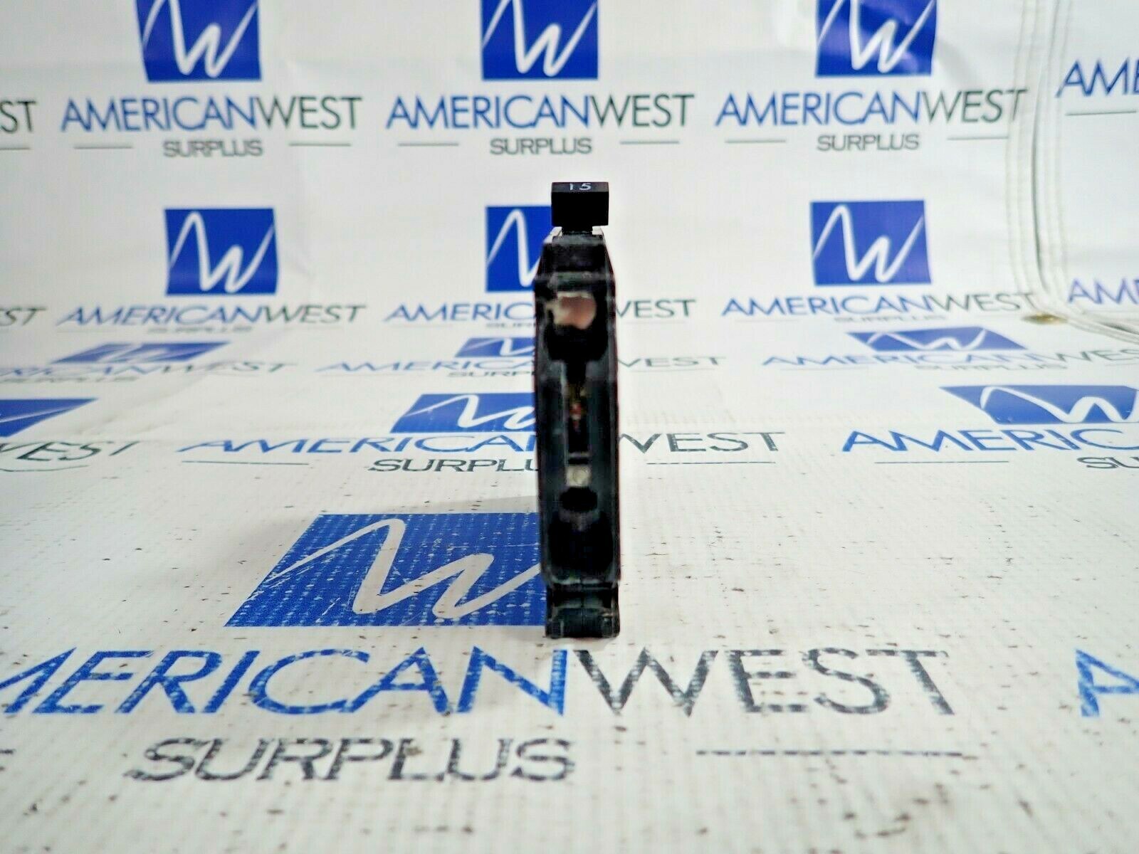 THQP115 GE THQP 1 pole 15 amp plug in 120v Circuit Breaker USED LOT OF 5