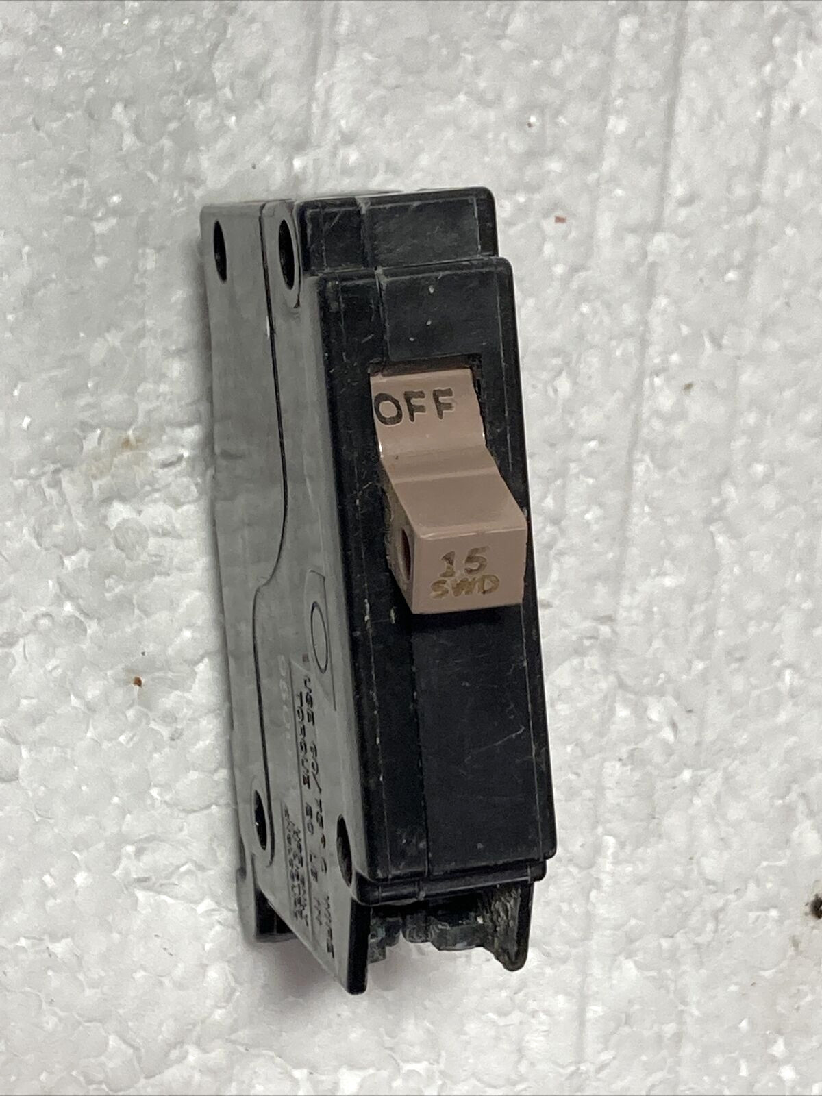 CH115 Cutler-Hammer Type CH Circuit Breaker 1 Pole 15 Amp 120V PLASTIC FOOT
