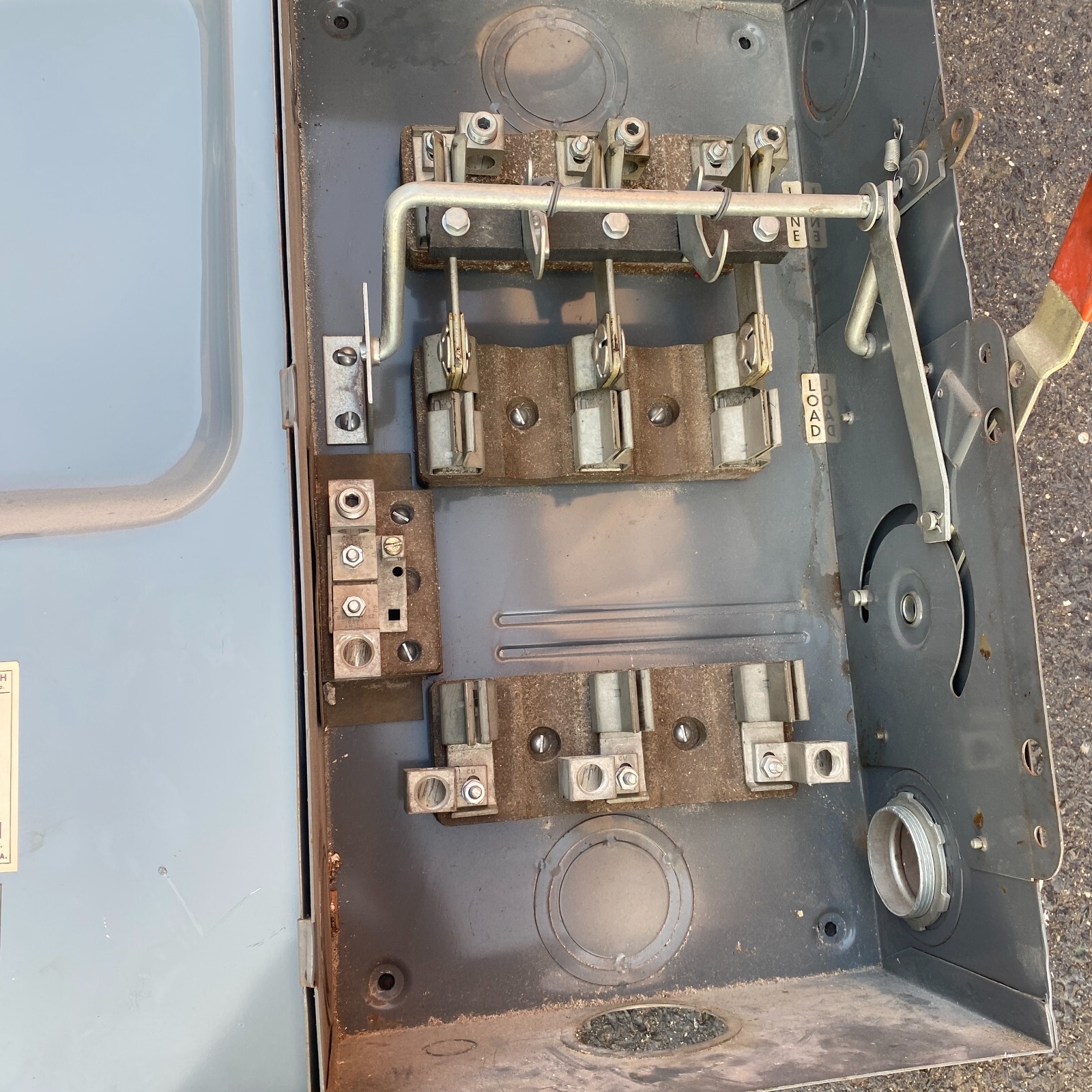 GENERAL 2003 UTI SAFETY SWITCH TYPE D 200AMPS 230VAC 3-POLE ENCLOESD SWITCH 🎯