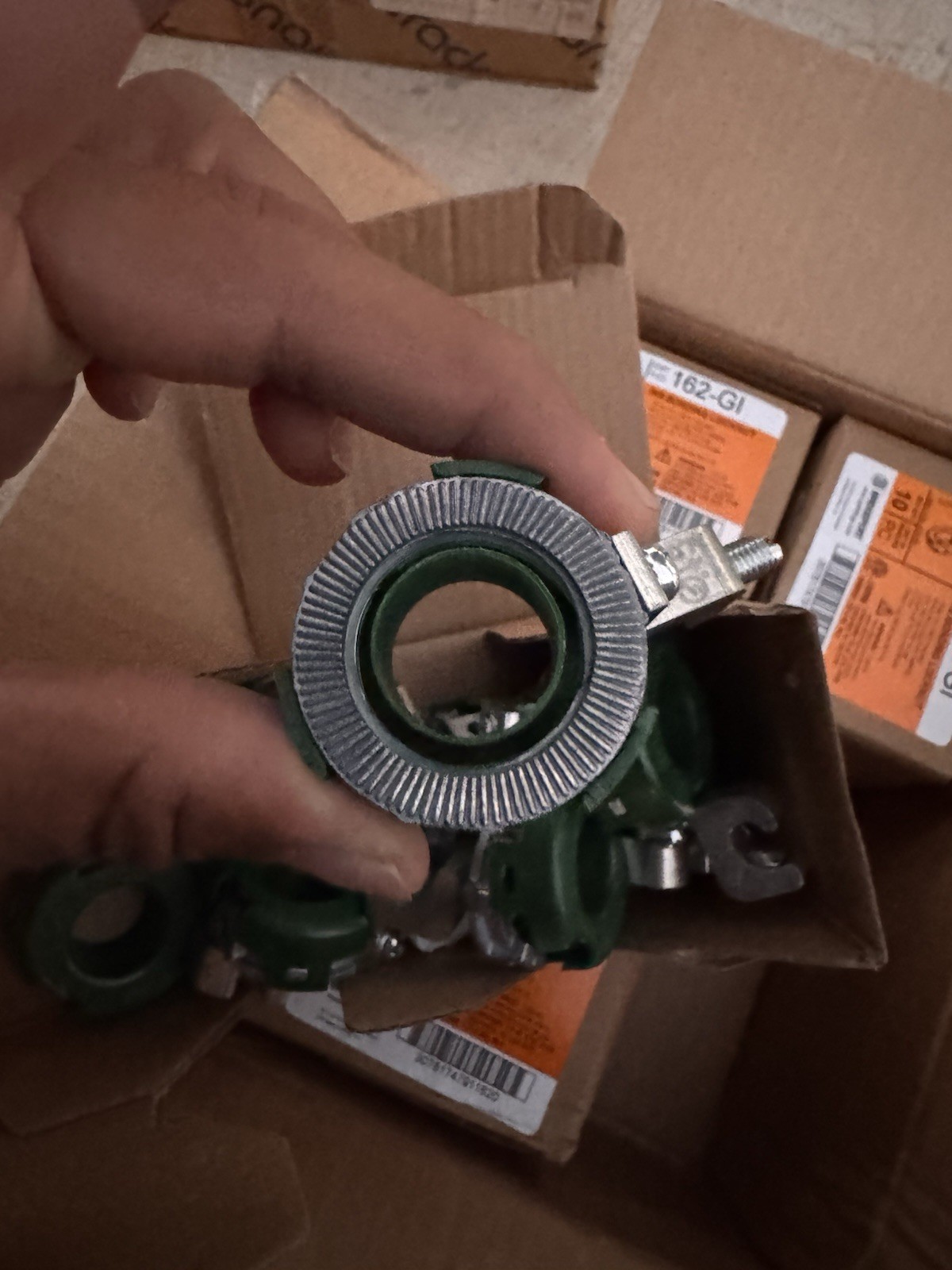 Bridgeport 162-GI 3/4 in Insulated Bonding Locknut Zinc IP54 Box of 50