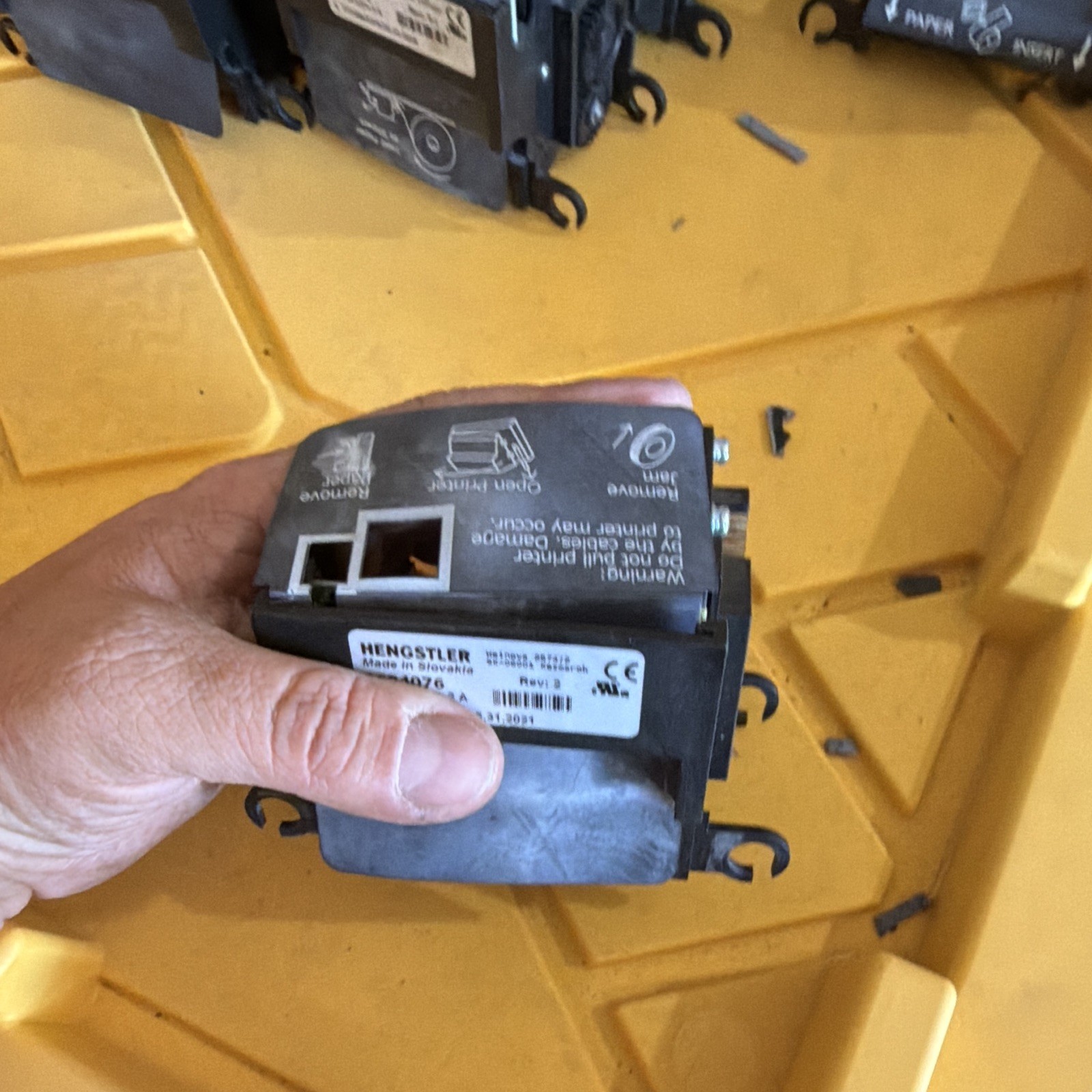 Hengstler 5 226 600 DC Circuit Breaker 176A On/Off Overload Protection Black