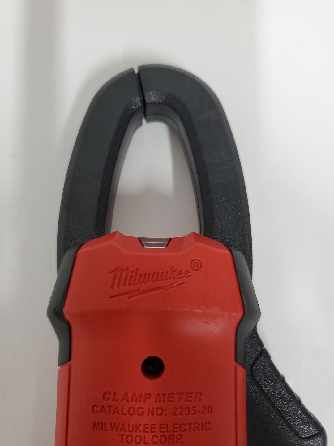 Milwaukee 2235-20 400 Amp Clamp Meter CAT III 600V AC/DC True-RMS With Leads