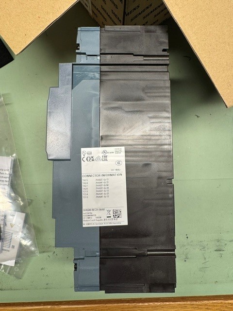 Siemens 3VA5340-6EC31-0AA0 Circuit Breaker 400A 3-Pole 480V NEW OPEN BOX
