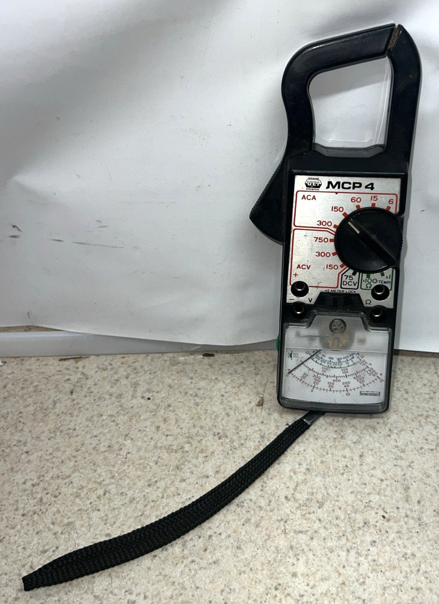 UNIVERSAL ENTERPRISES MCP4 Clamp Meter. UNTESTED