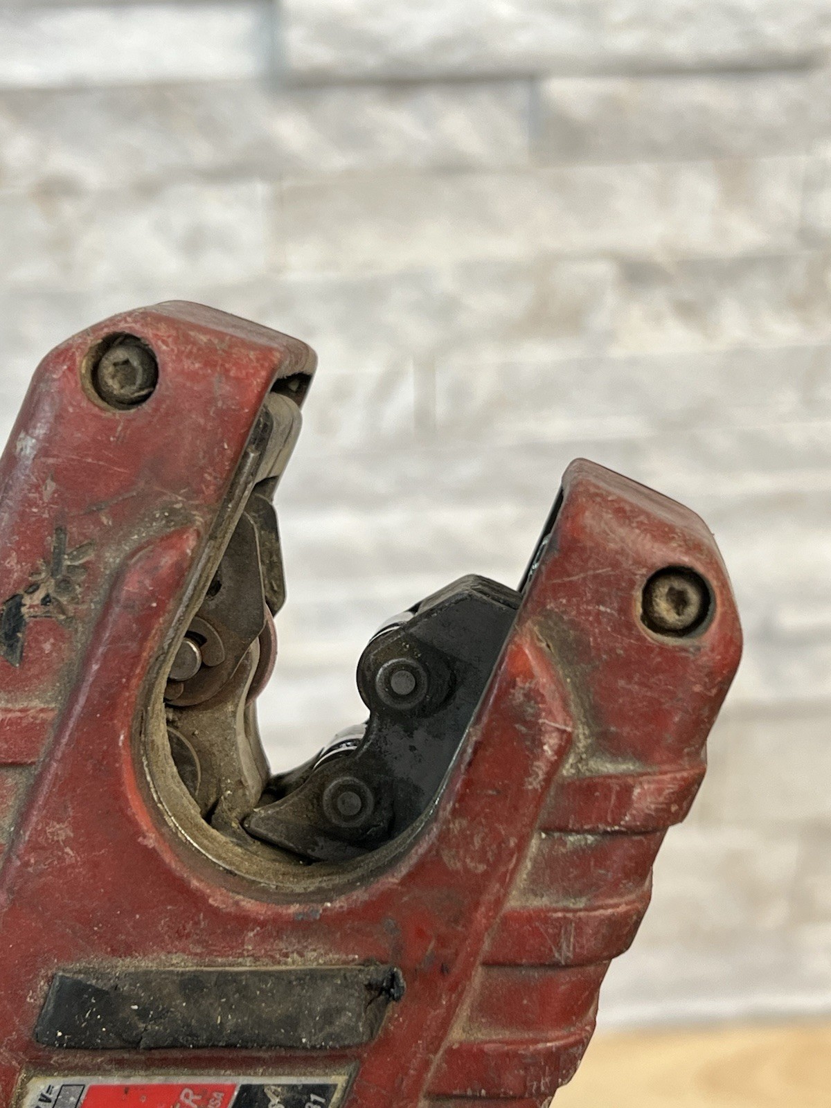 Milwaukee 2471-20 M12 Cordless Copper Tubing Cutter – FOR PARTS OR REPAIR