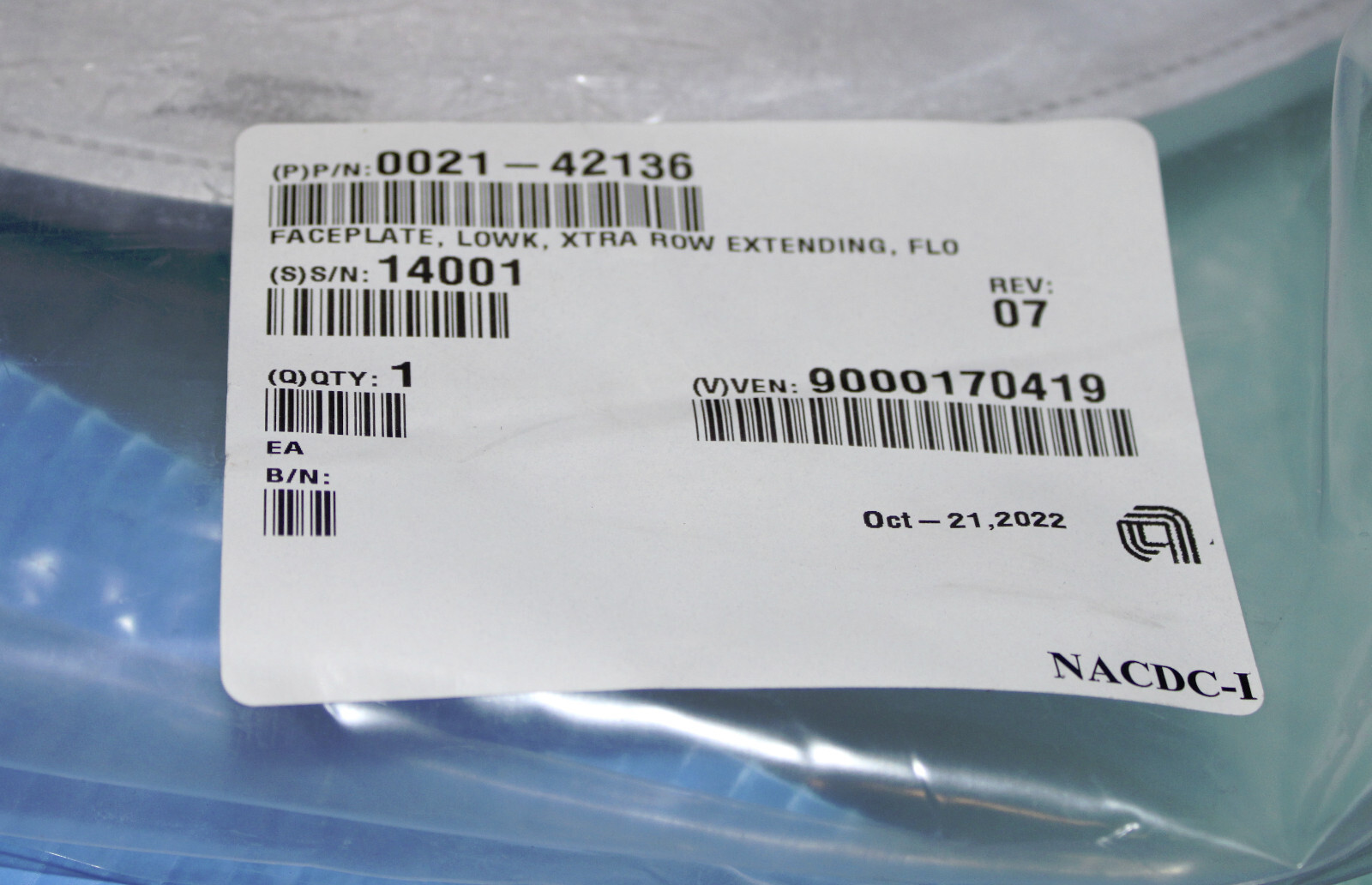 AMAT FACEPLATE LOWK XTRA ROW EXTENDING FLO 300mm Applied Materials 0021-42136