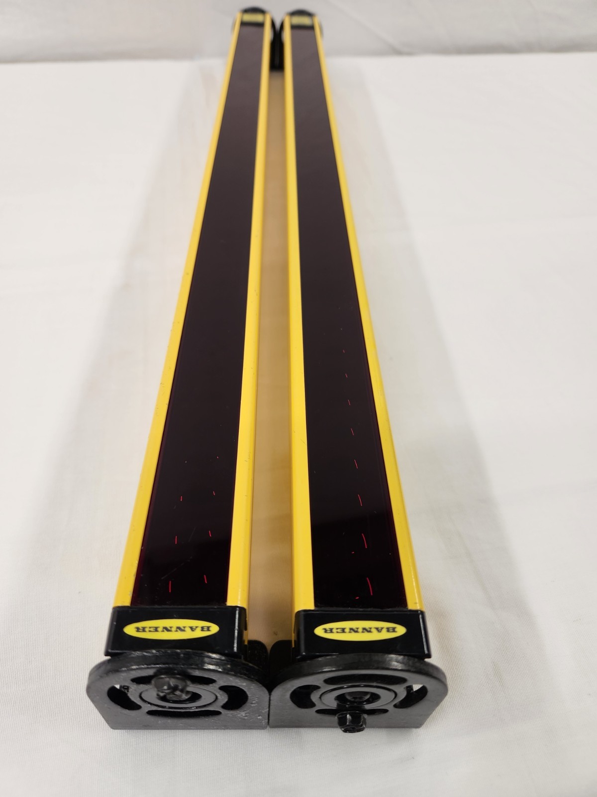 SLSP30-600Q88 Banner EZ-SCREEN Light Curtain (Pair)