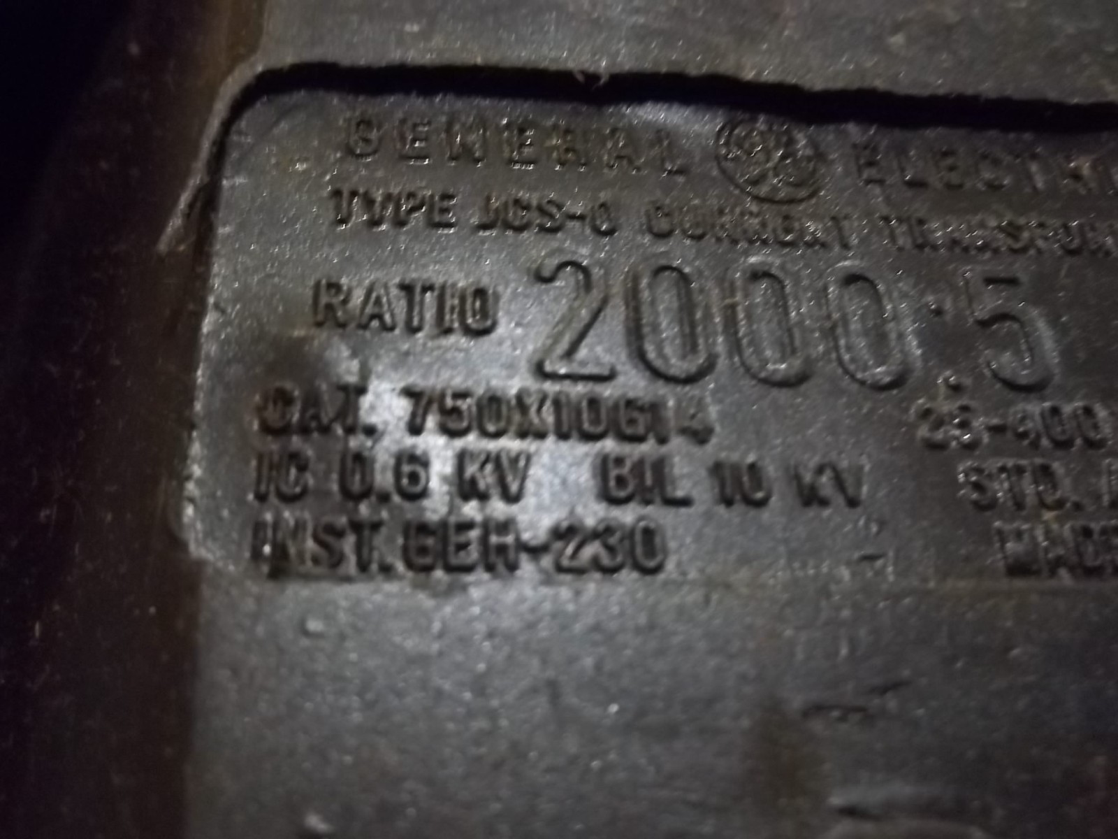 NIB GE 750X10G14 750X010051 CURRENT TRANSFORMER 2000:5 10 KV 25-400 CYCLES (B4)
