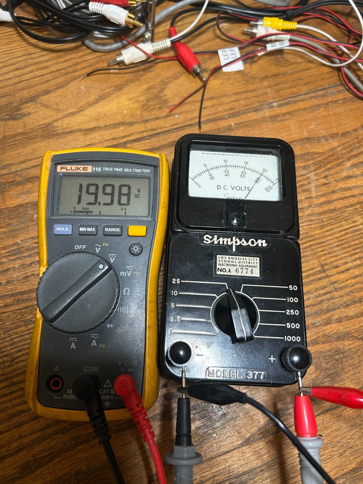 Simpson 377 DC Voltmeter Analog Panel Meter 0-1000V Tested Working w/ Box