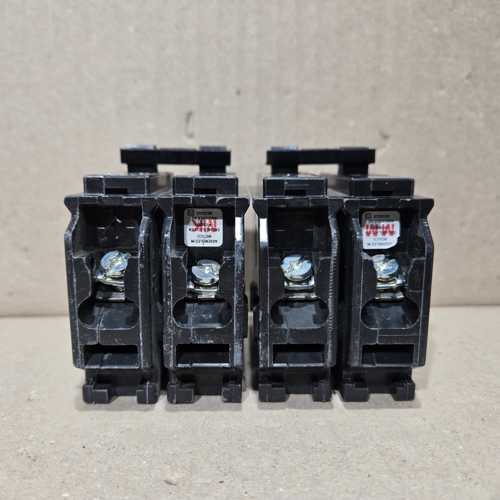 Lot of 2 Square D HOM230 – Circuit Breaker Plug-In – 30 Amp – 2 Pole – 240 Vol