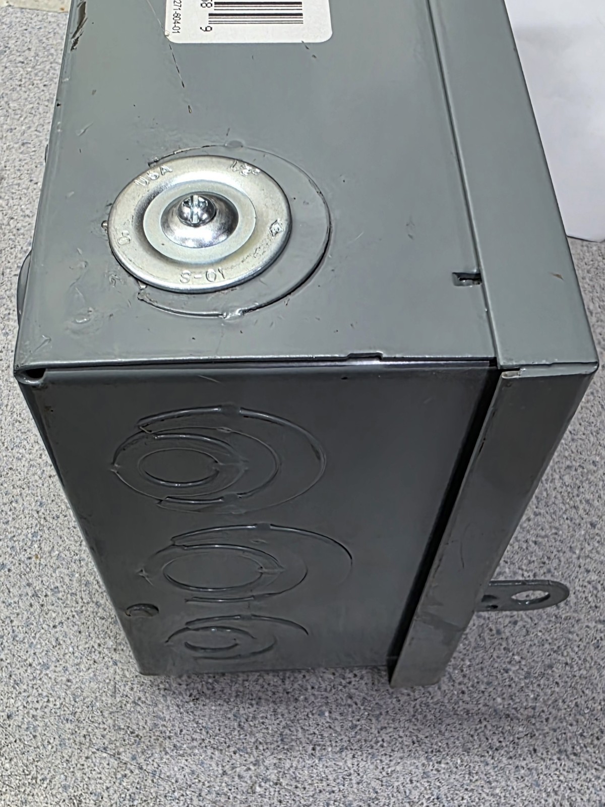 Square D Electrical Breaker Box D221NRB Series E3 General Duty Safety Switch 30A