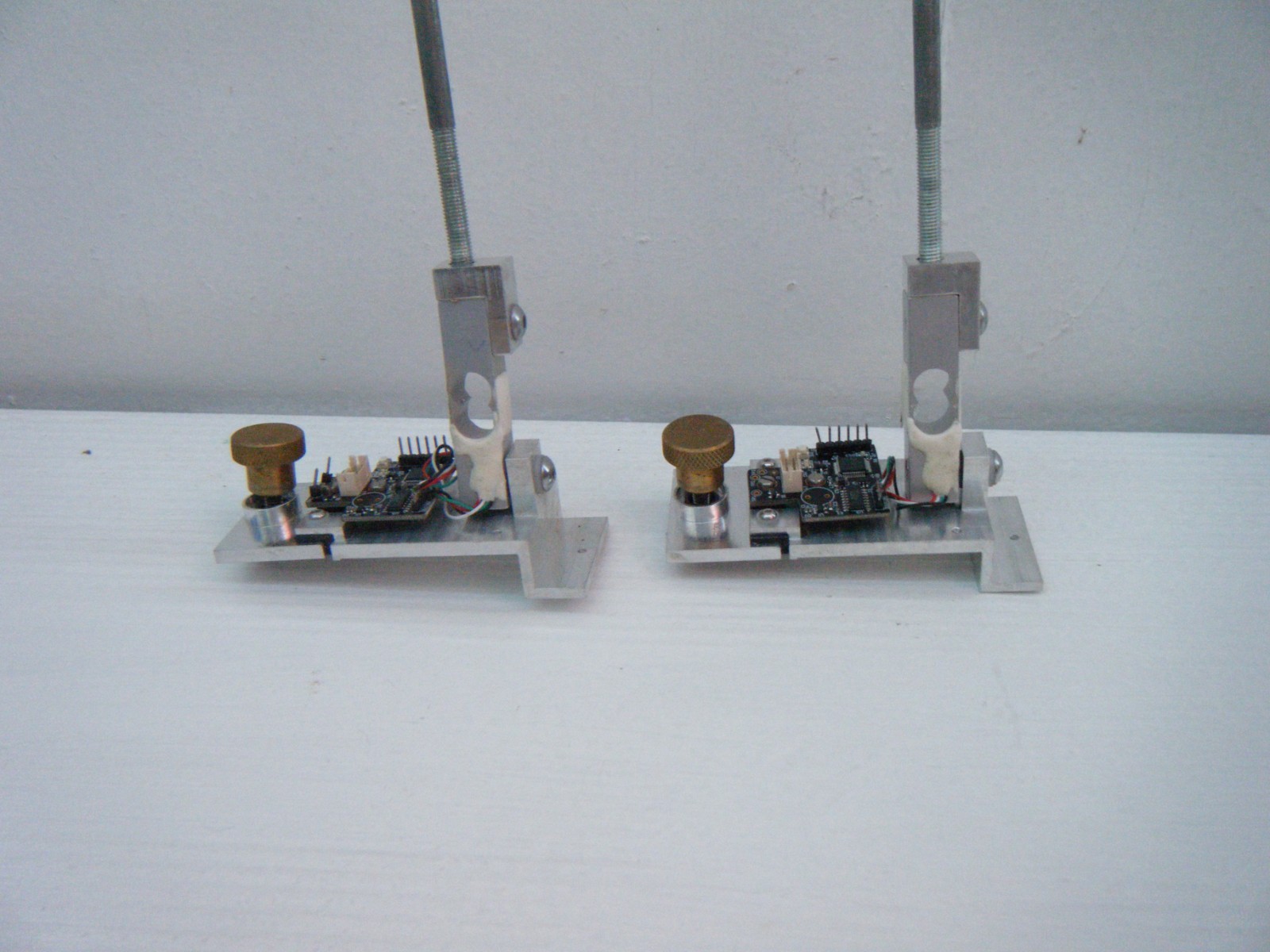 2 Long rods, Mini PC boards wired to 20kg Load Cell Weight Sensors. Unknown use