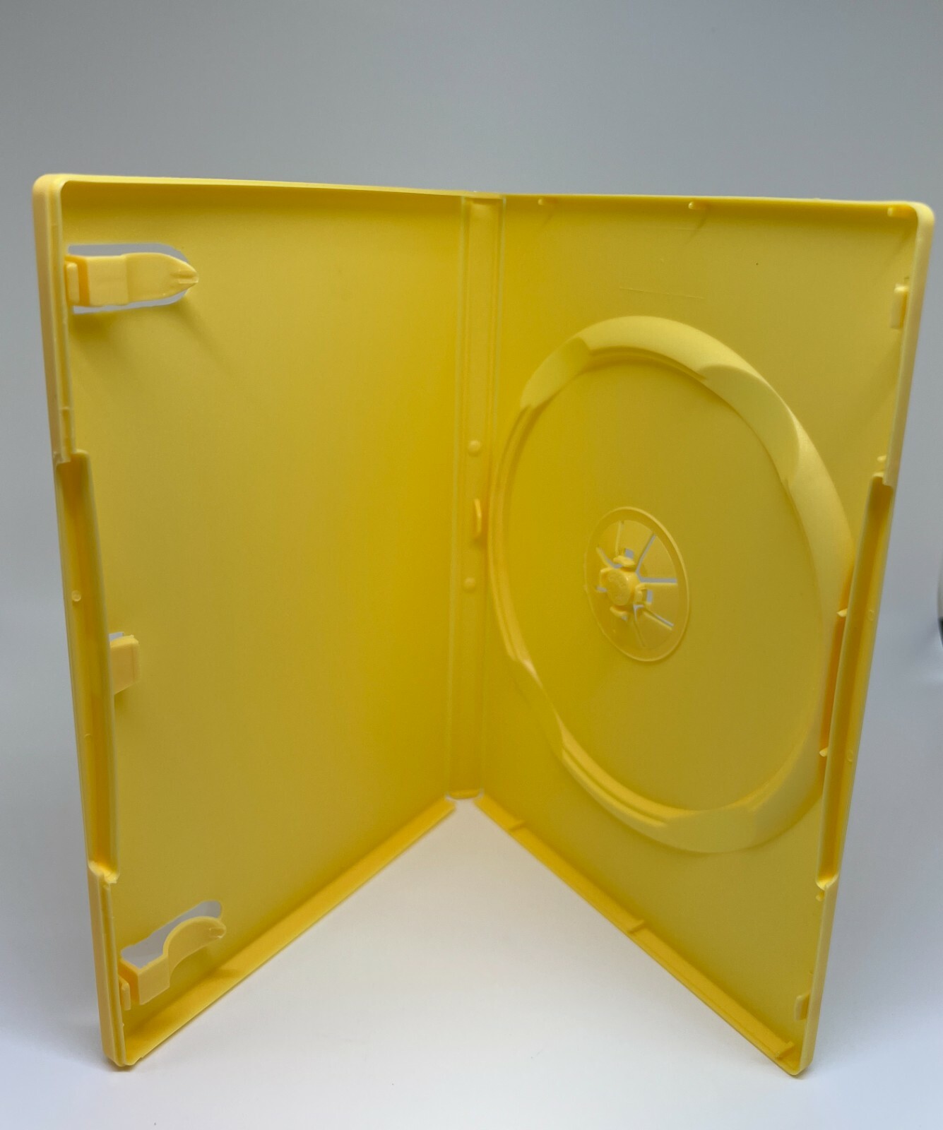 10 NEW STANDARD 14MM SINGLE DVD CASES, NO DVD LOGO, BOOKLET CLLIP, YELLOW, BL70