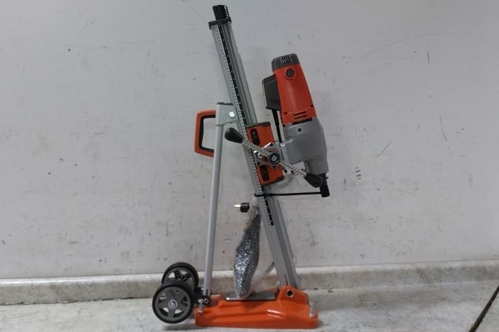 Husqvarna DMS 240 2.9 HP 100 to 120VAC 10 In Coring Capacity Diamond Coring Rig