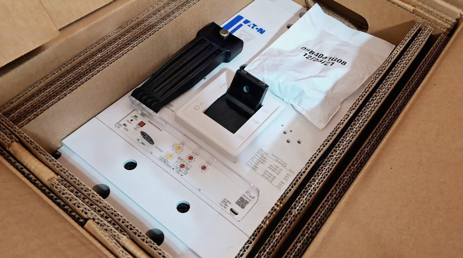 Eaton Power Defense molded case circuit breaker PDF53M0800E2NN