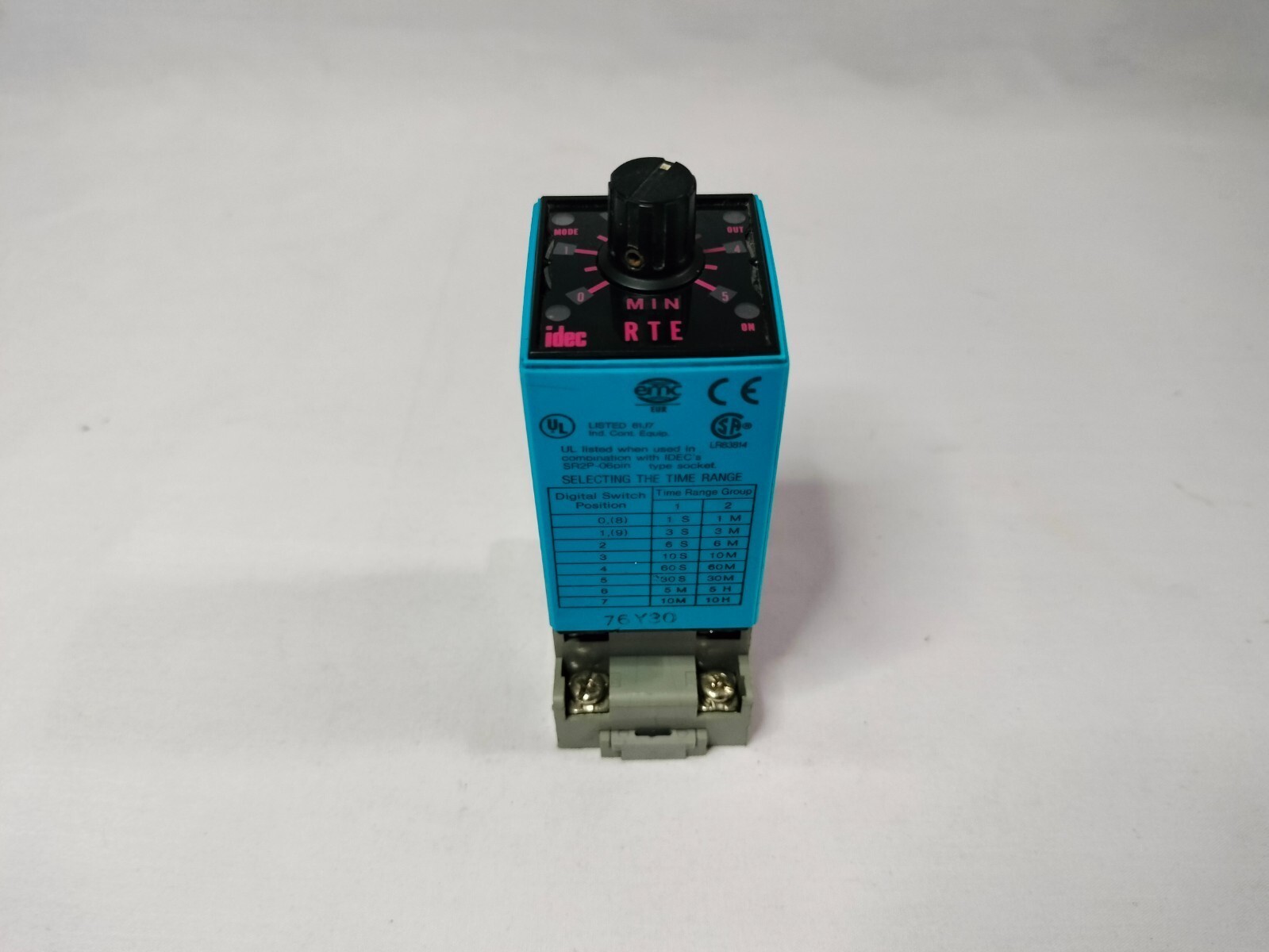 Idec RTE-P11 RTEP11 Electronic Timer 120VAC/240VAC with Socket Base