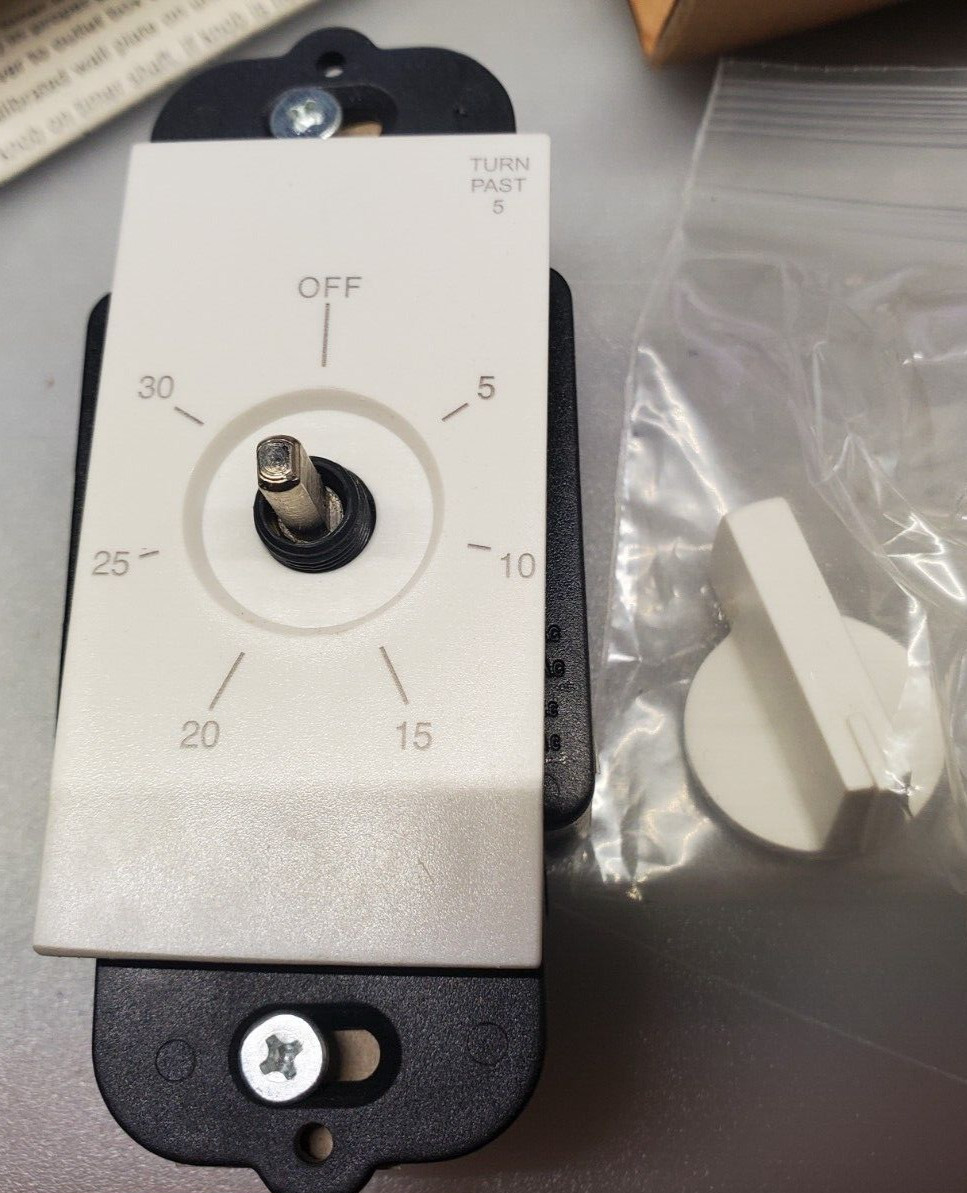 Paragon Manually Activated Timer Control SWPD30M NIB NOS, 0-30 minutes, White