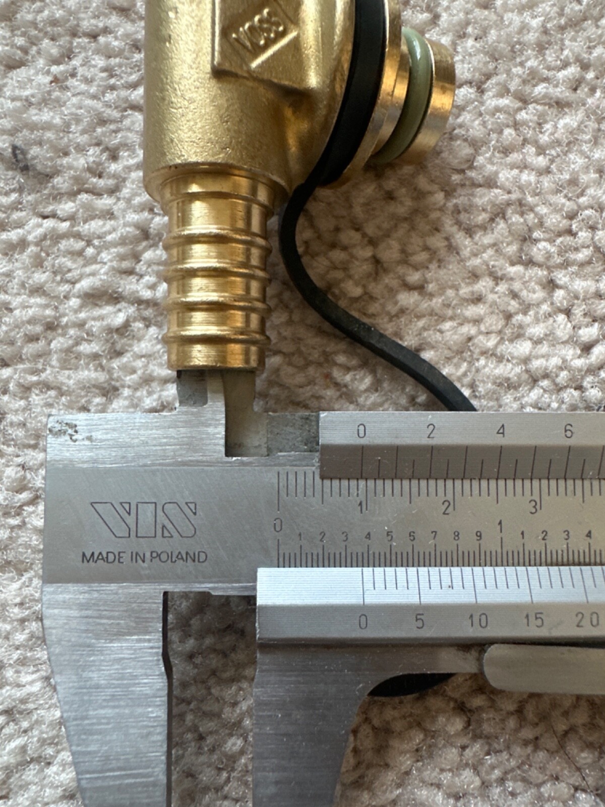 Voss 3/8″ x 5/8″ Brass Barb Quick Pneumatic Elbow Connector Nozzle 90°