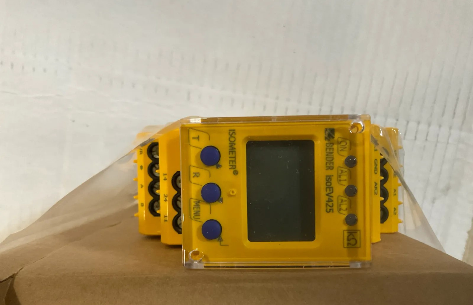 Bender isoEV425-D4-4 + AGH420 ISOMETER® isoEV425 / isoEV425HC with Coupler